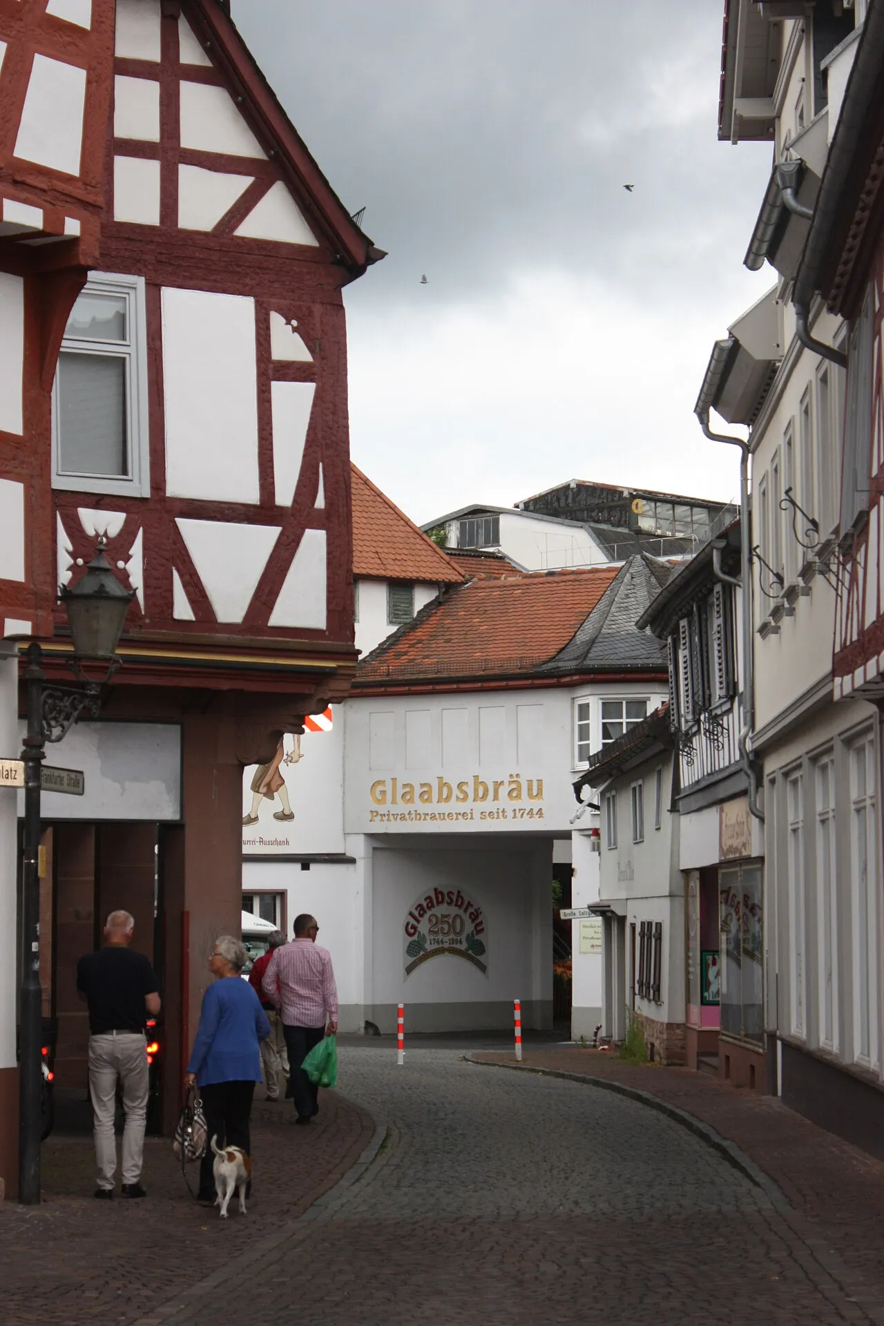 Frankfurter Straße mit Brauereidurchfahrt in Seligenstadt