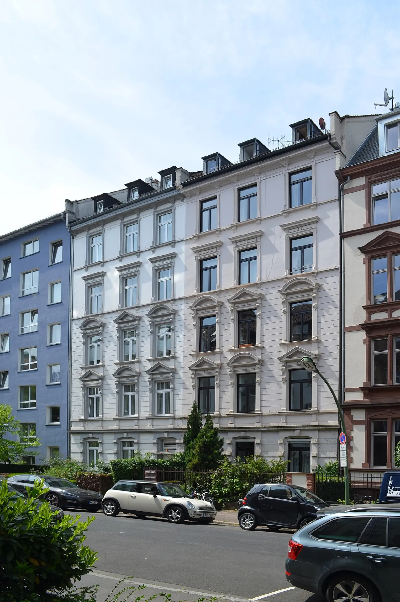 Häuserzeile in der Freiherr-vom-Stein-Straße im Frankfurter Westend