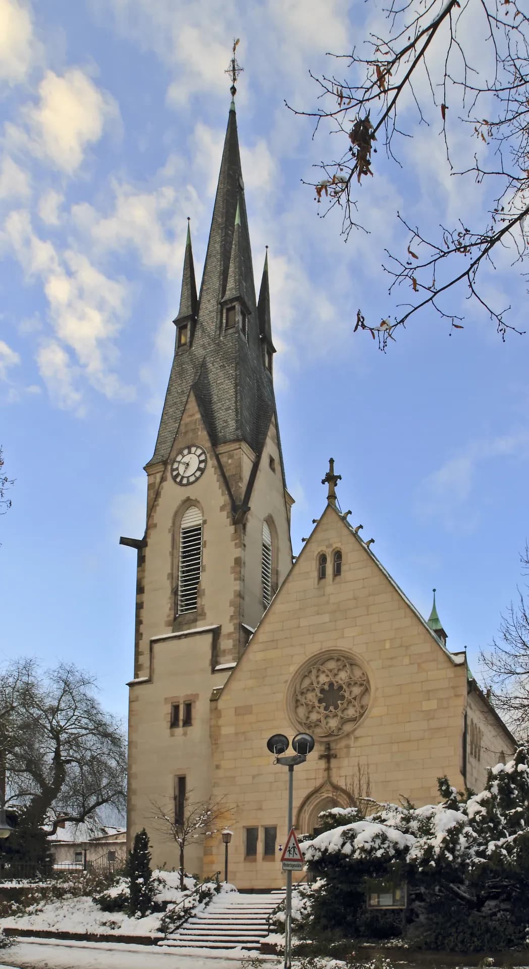 Evangelische Friedenskirche im Winter in Hanau-Kesselstadt