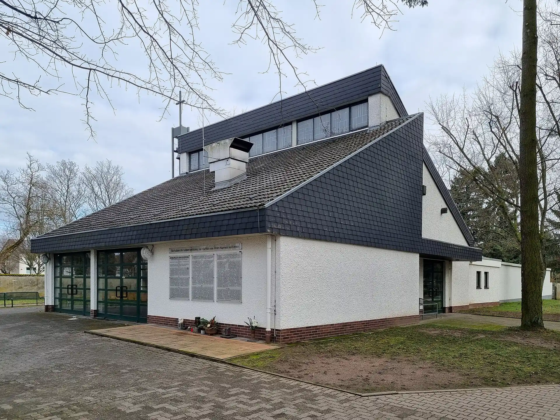 Trauerhalle des Friedhofs in Dieburg