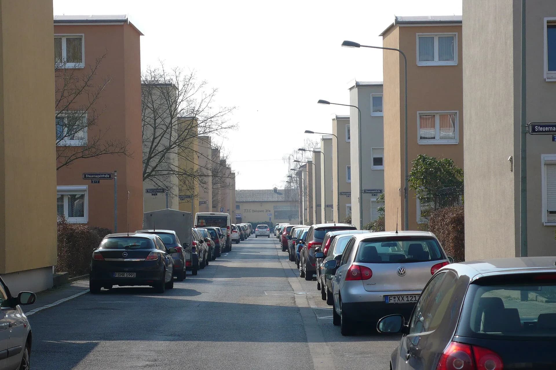 Wohnzeilen in der Friedrich-Ebert-Siedlung im Frankfurter Gallus