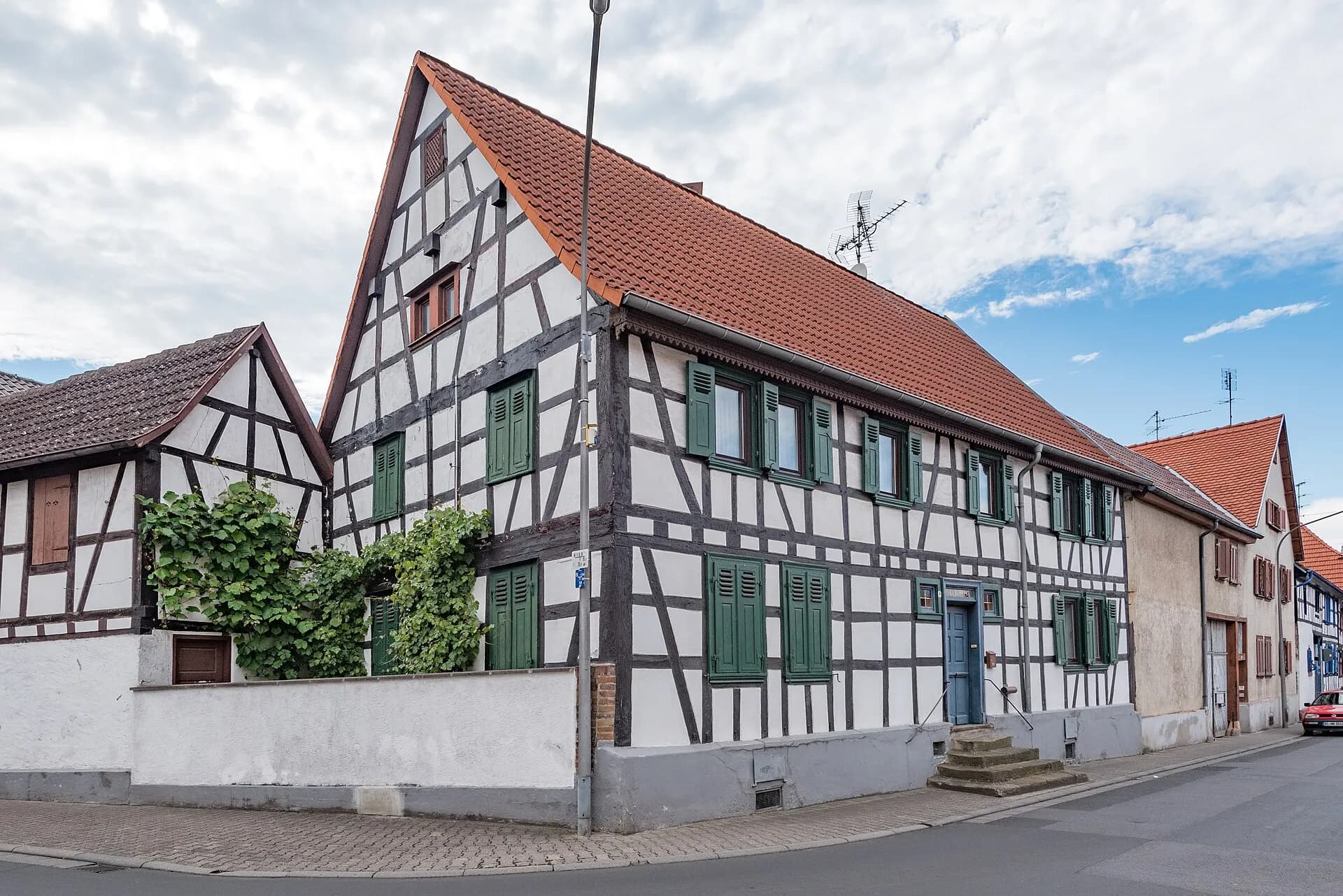 Straßenzug in der Friedrich-Ebert-Straße in Schaafheim