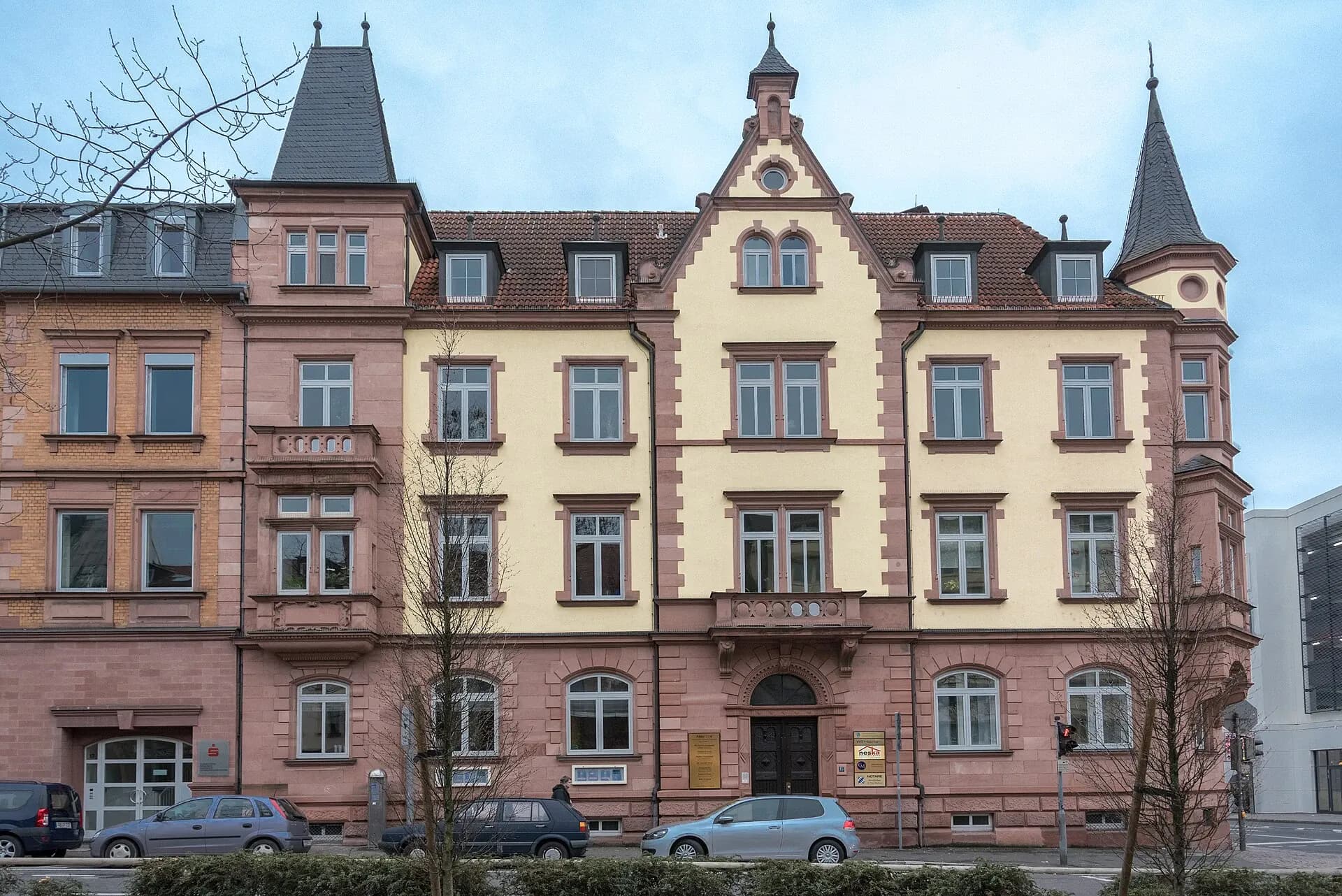 Villa mit zwei Türmchen in der Friedrichstraße in Aschaffenburg