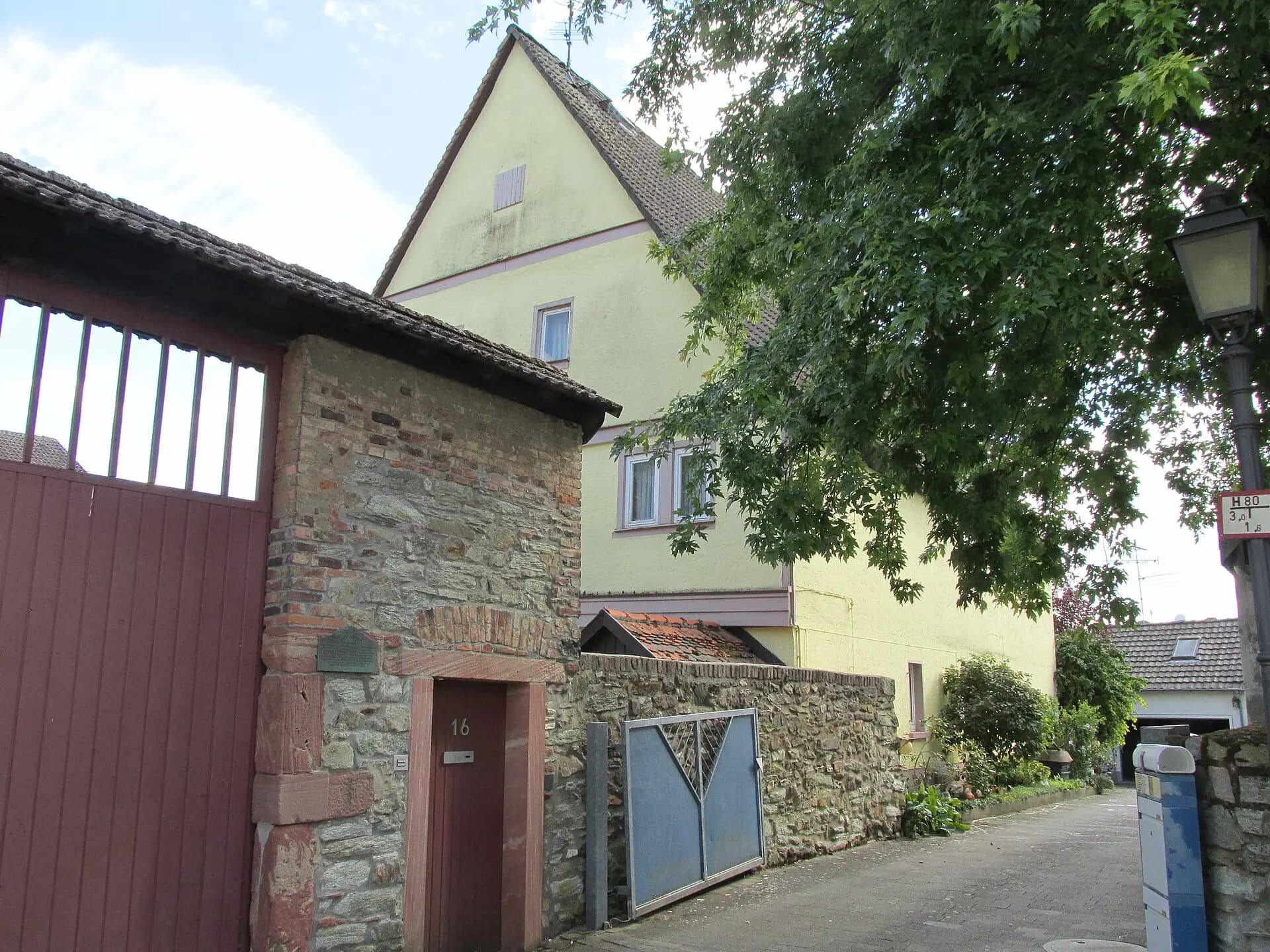 Gasse an der Fronhofstraße in Sulzbach (Taunus)