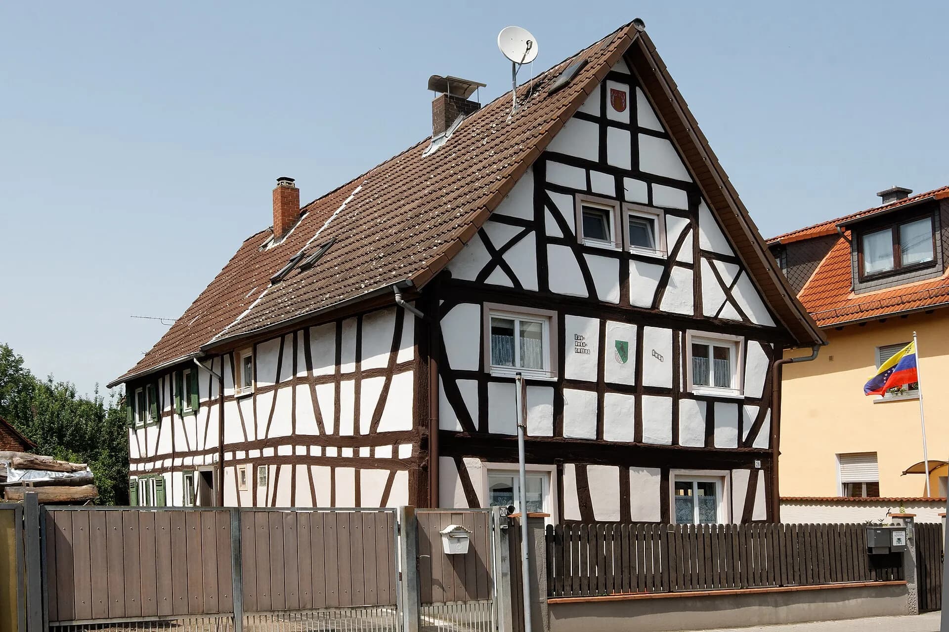 Seligenstädter Straße 24 und 26 in Froschhausen in Seligenstadt
