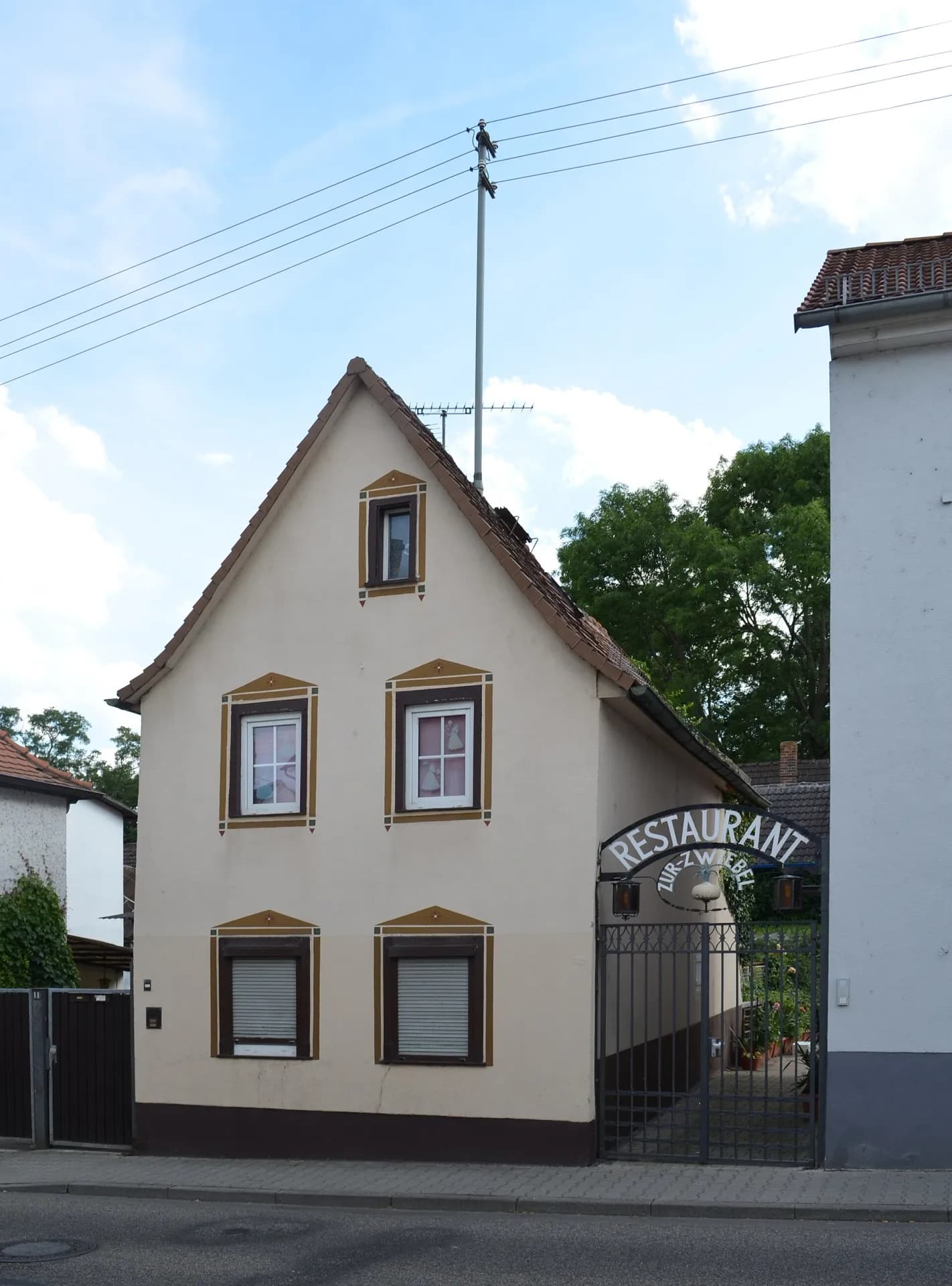 Gasthaus Am Burghof 11 in Frankfurt Bonames