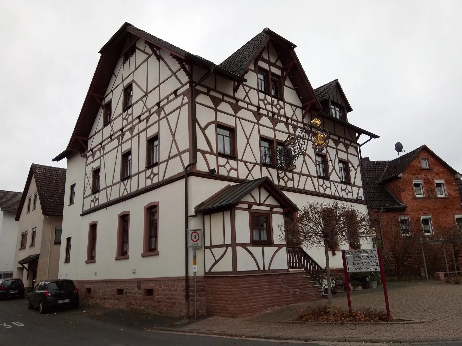 Fachwerkgasthaus Goldene Krone im Ortsteil Roßbach in Leidersbach