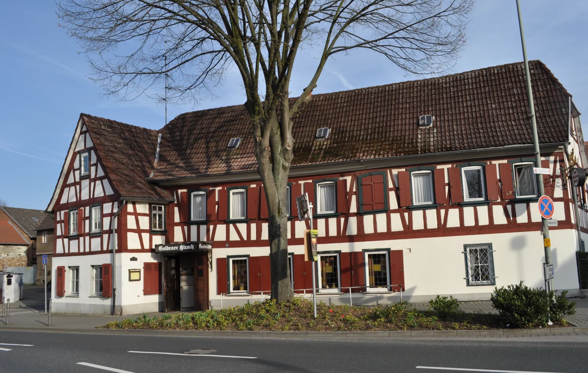 Gasthaus Goldener Hirsch an der Hauptstraße in Eschborn