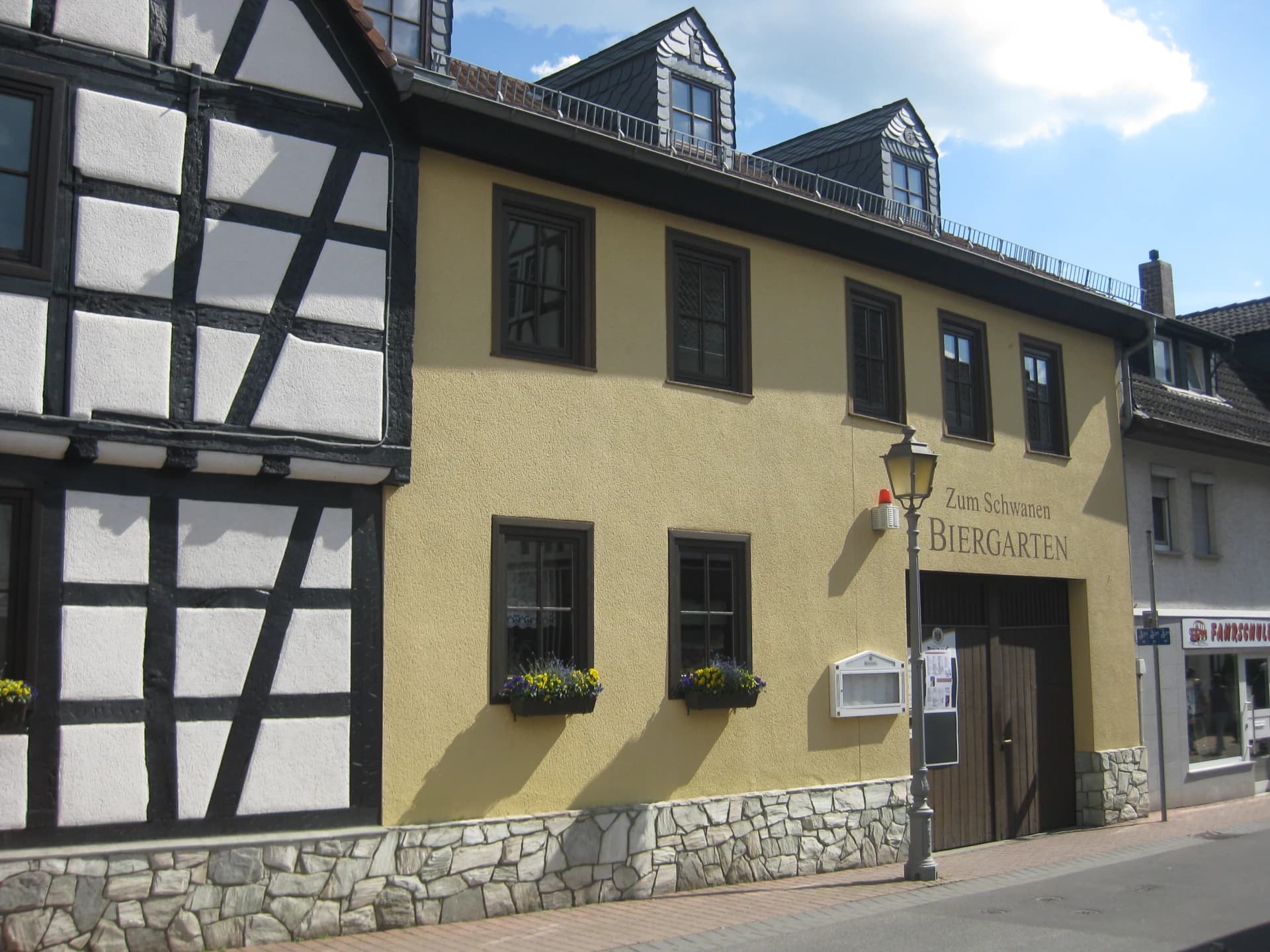 Gasthaus zum Schwanen in Schwalbach am Taunus