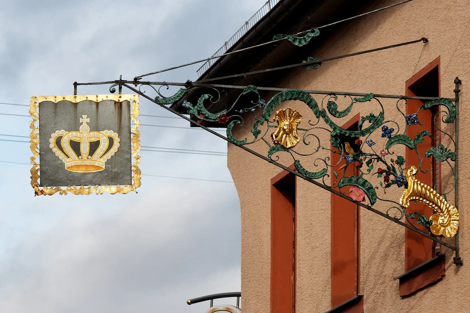 Gasthausschild Zur Krone in Dreieich-Götzenhain