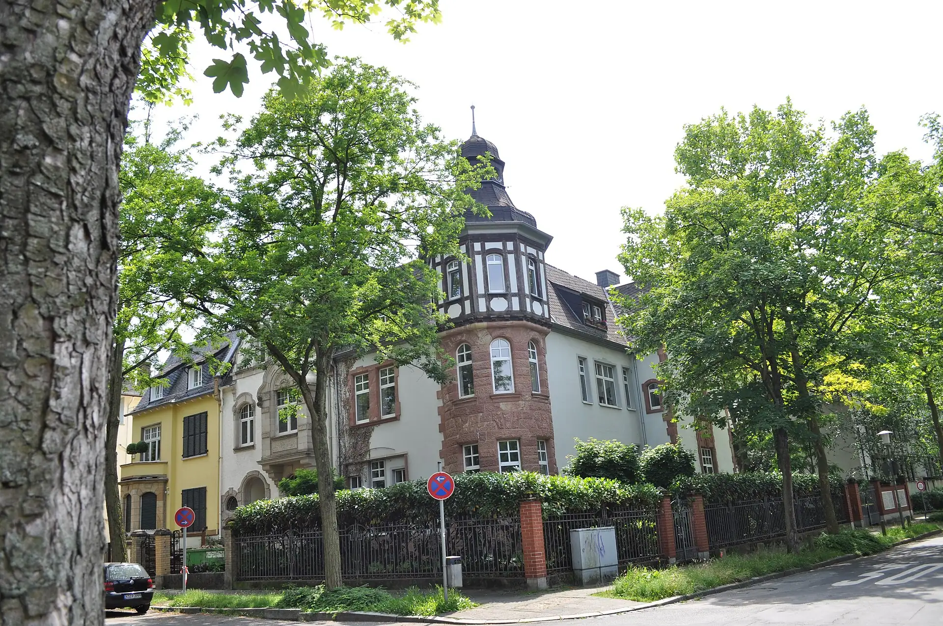 Straßenansicht der Geleitsstraße in Offenbach-Westend