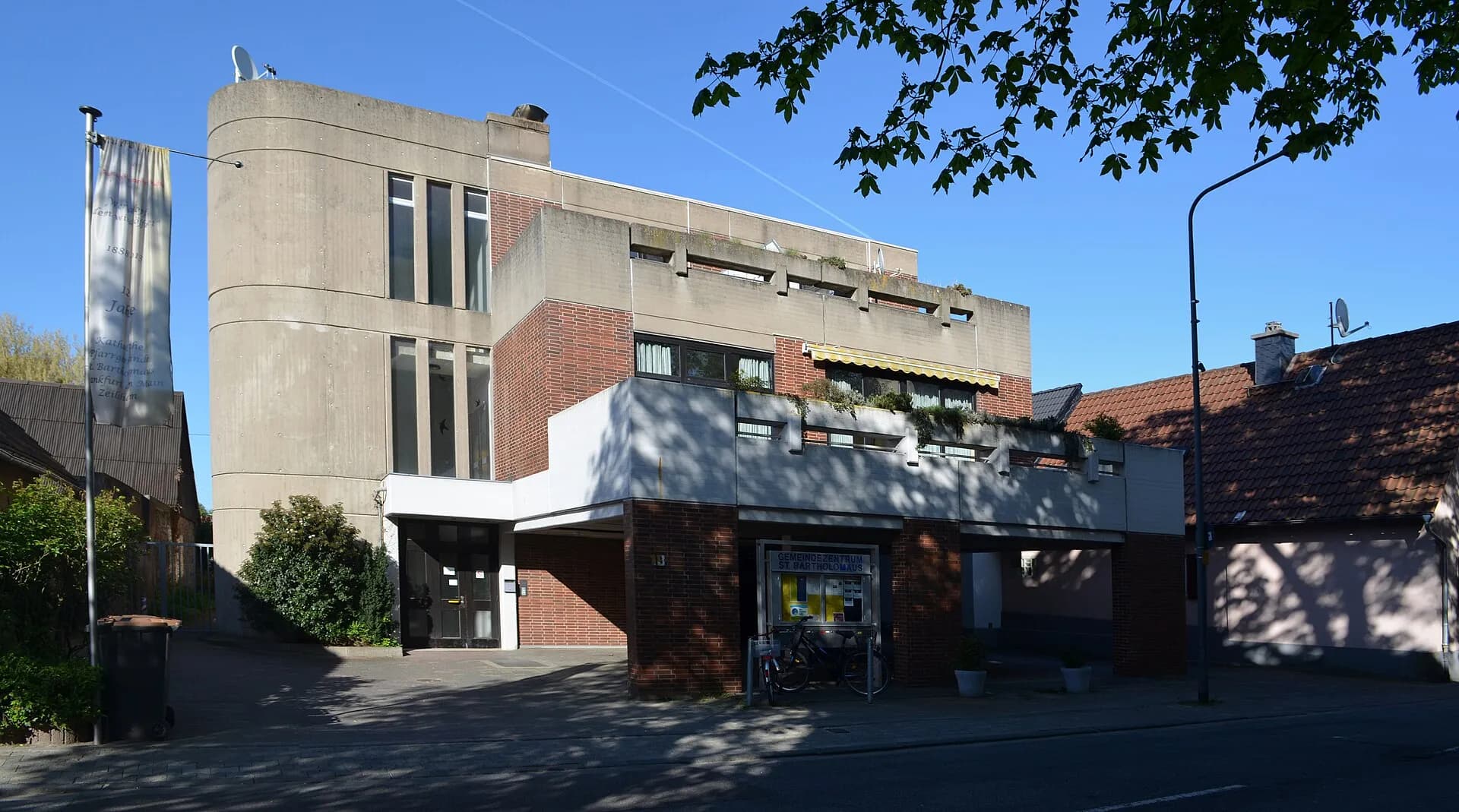 Katholisches Gemeindezentrum St. Bartholomäus in Frankfurt-Zeilsheim