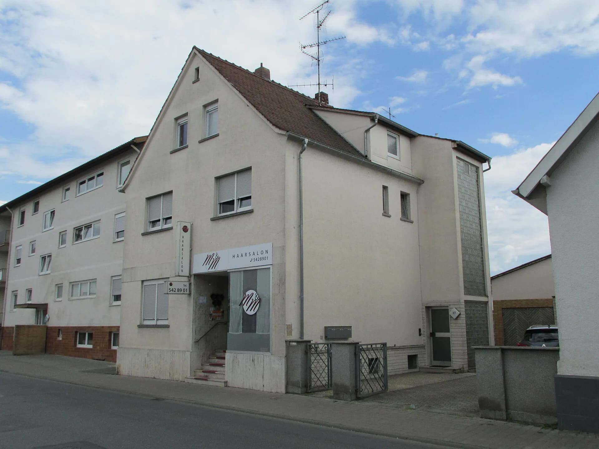 Wohn- und Geschäftshaus in der Darmstädter Straße in Weiterstadt