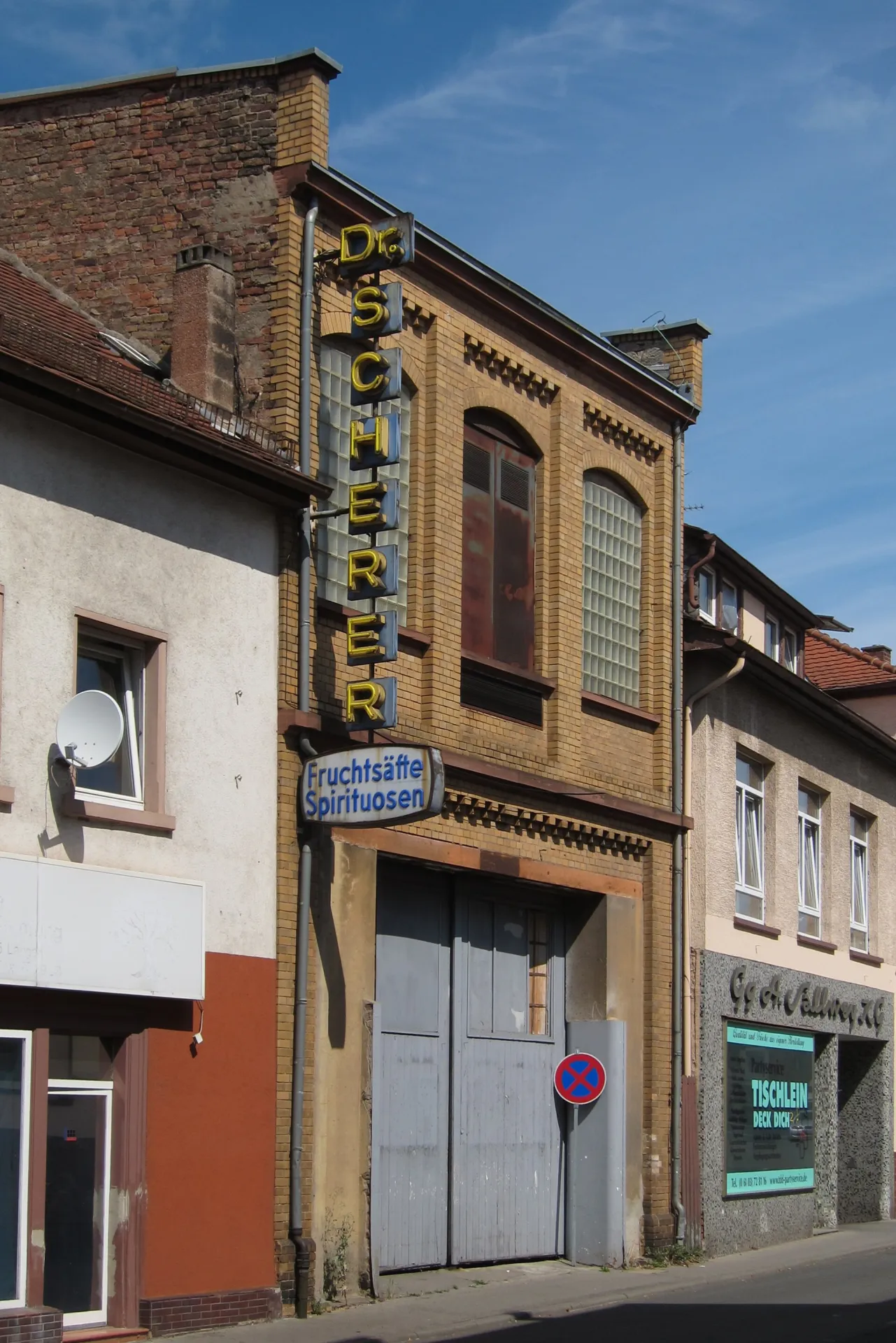 Ehemalige Getränkefabrik in Langen von der Seite