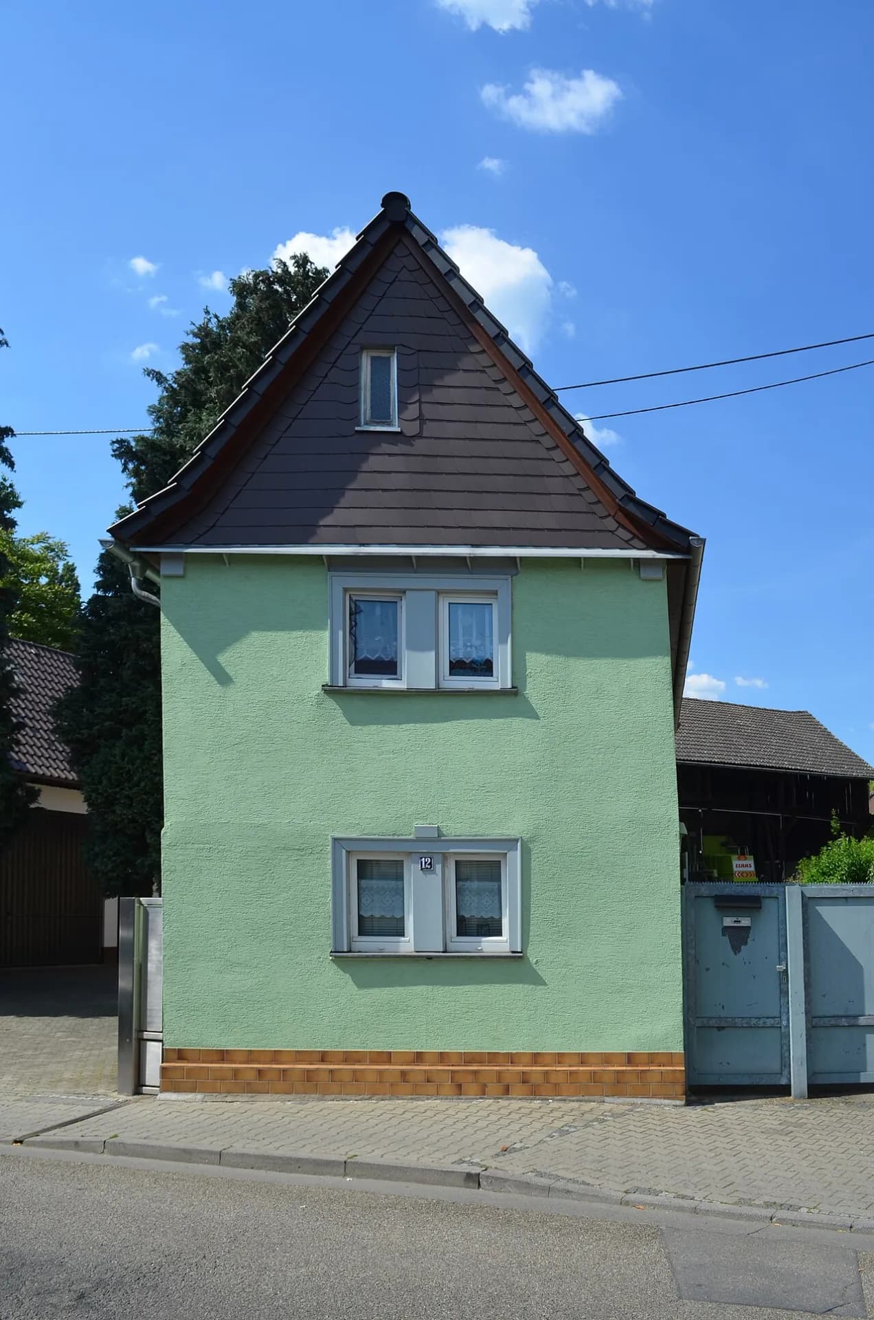 Giebelhaus Am Burghof 12 in Frankfurt Bonames