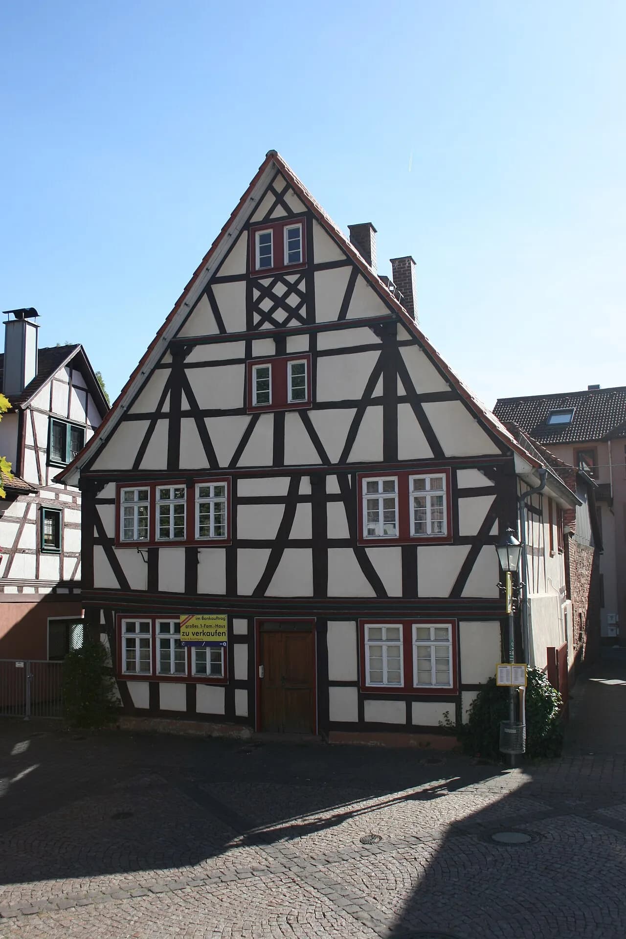 Giebelständiges Fachwerkhaus am Marktplatz in Neustadt in Breuberg