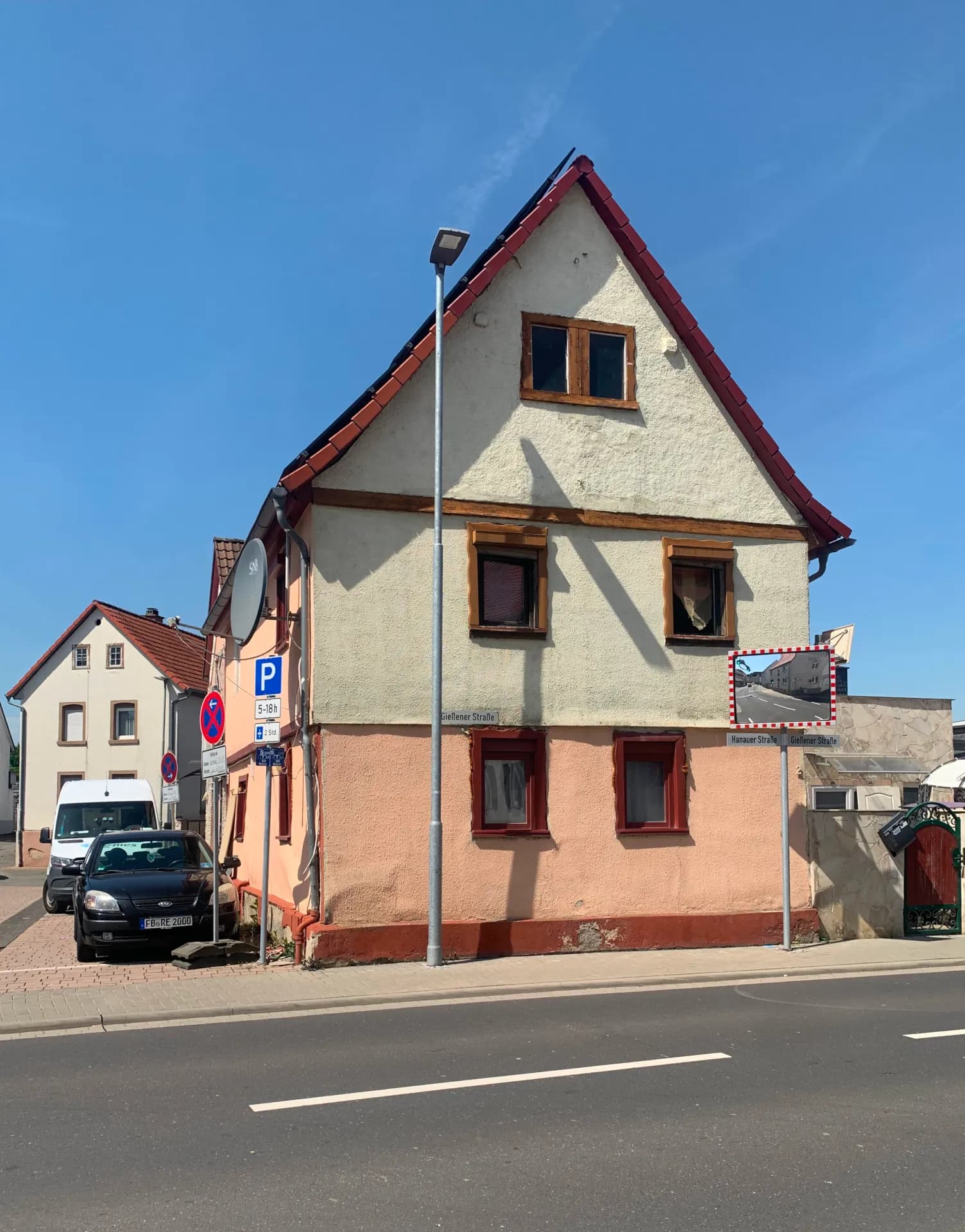 Eckhaus in der Gießener Straße 2 in Ober-Wöllstadt