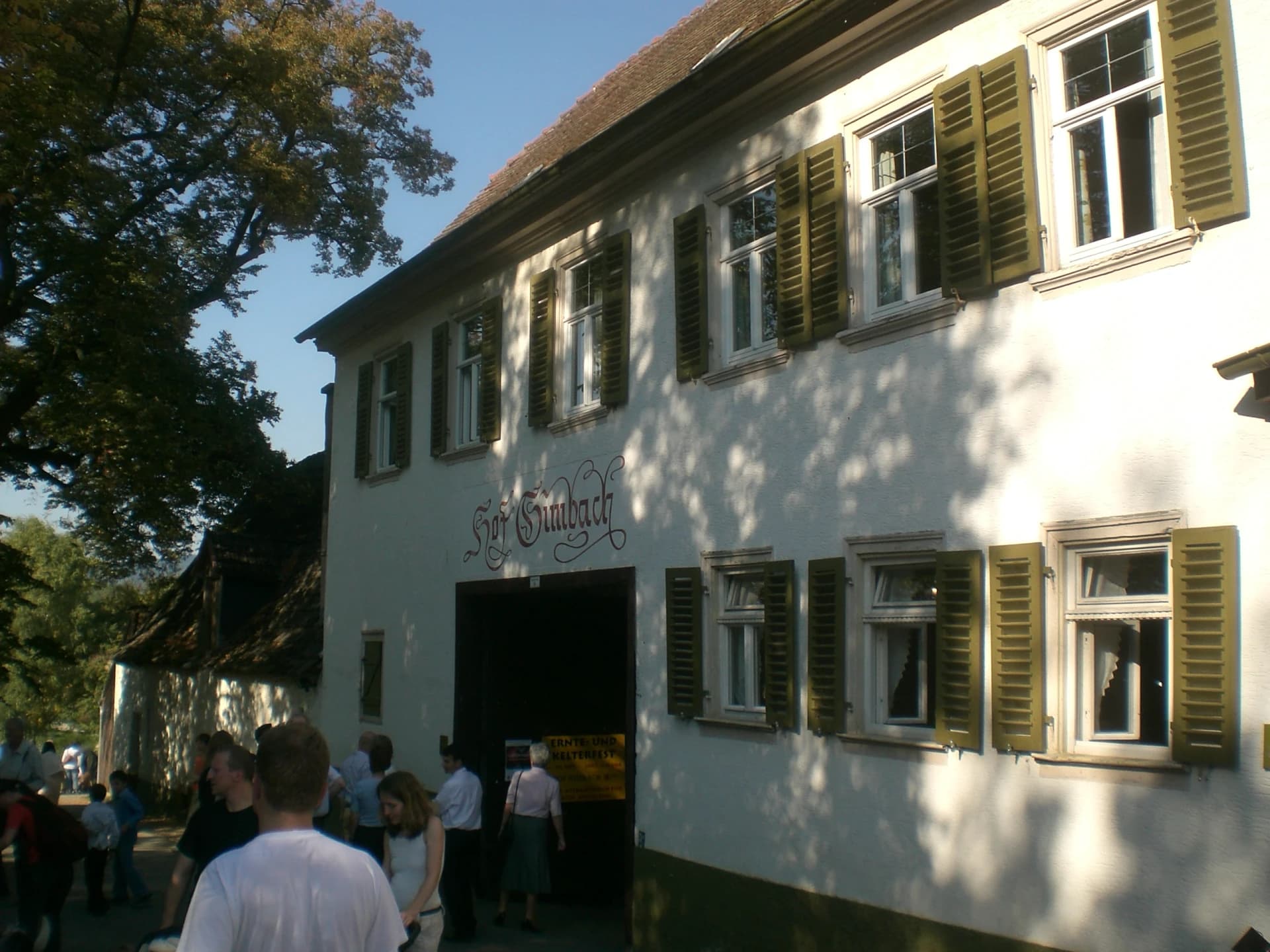 Eingang des Gimbacher Hofs in Kelkheim (Taunus)
