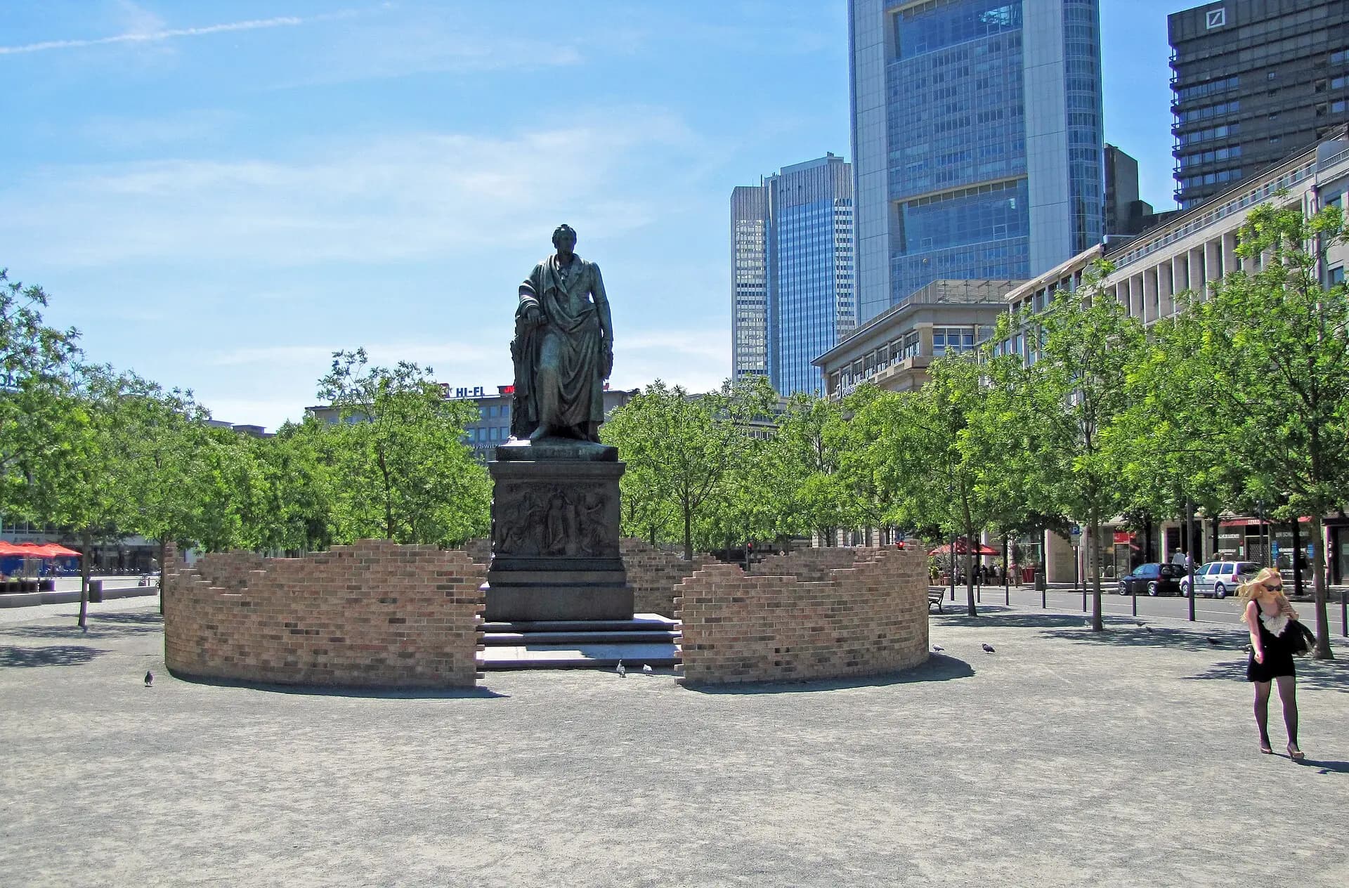 Goethe-Denkmal am Goetheplatz in der Frankfurter Innenstadt