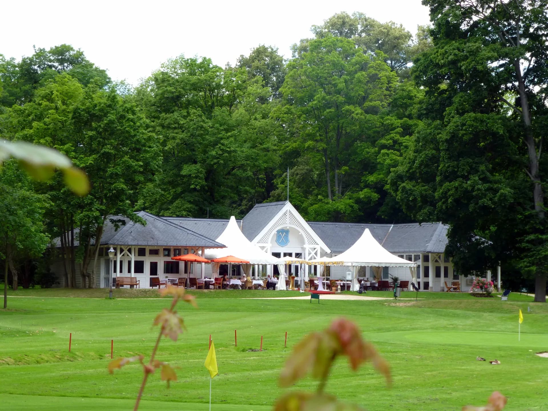 Golfhaus mit Golfanlage Old Course im Kurpark Bad Homburg