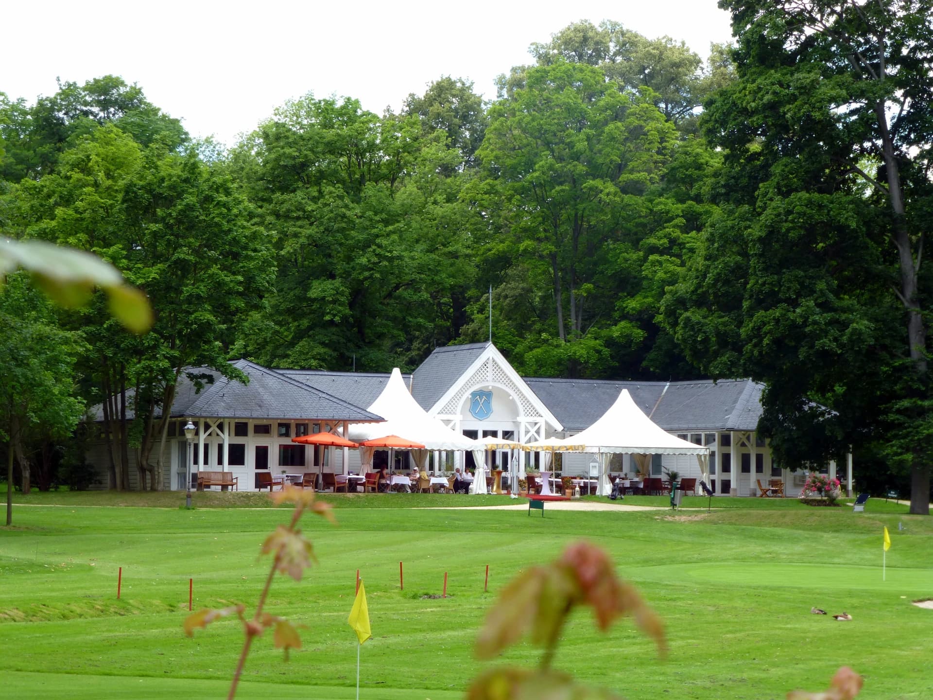 Golfhaus mit Golfanlage Old Course im Kurpark Bad Homburg
