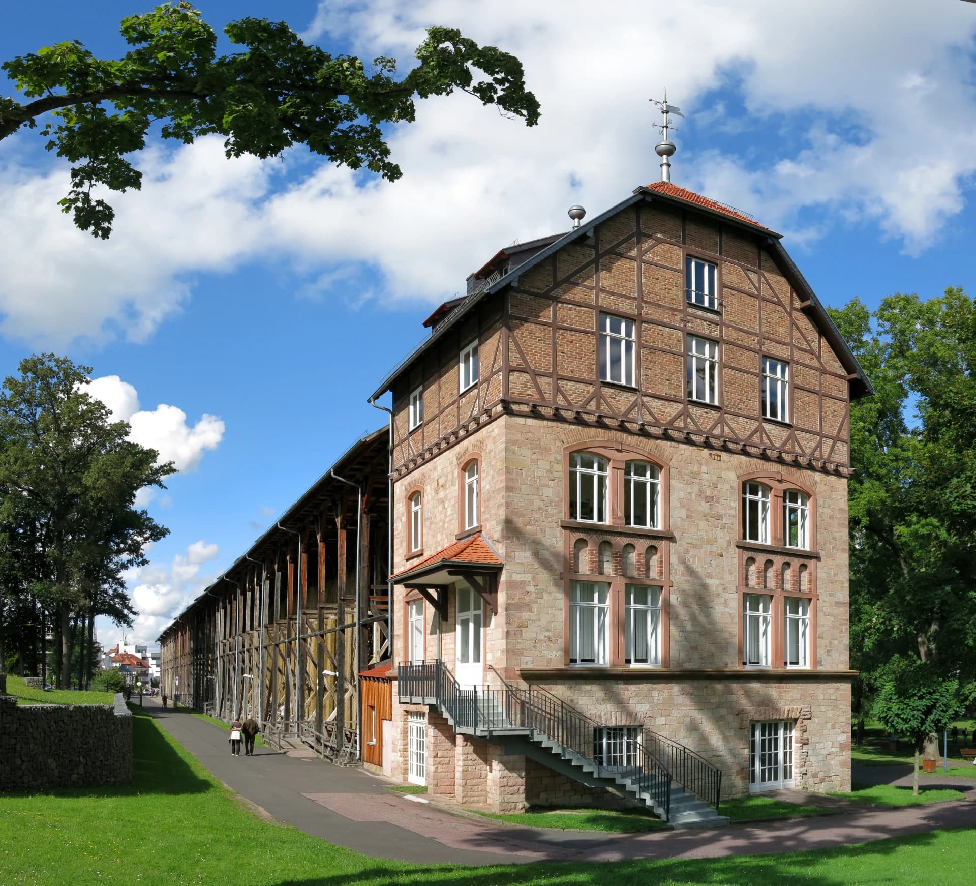 Gradierwerk im Kurpark von Bad Orb