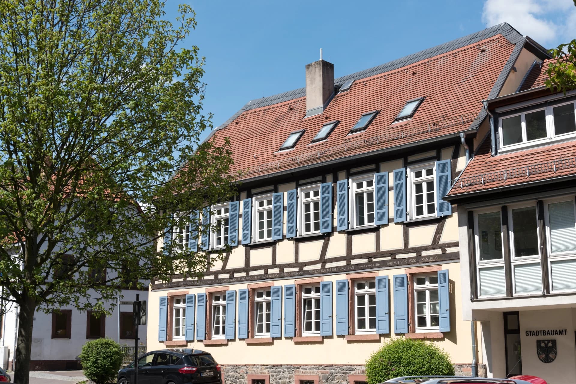 Große Klostergasse 6 mit Stadtbauamt in Friedberg (Hessen)