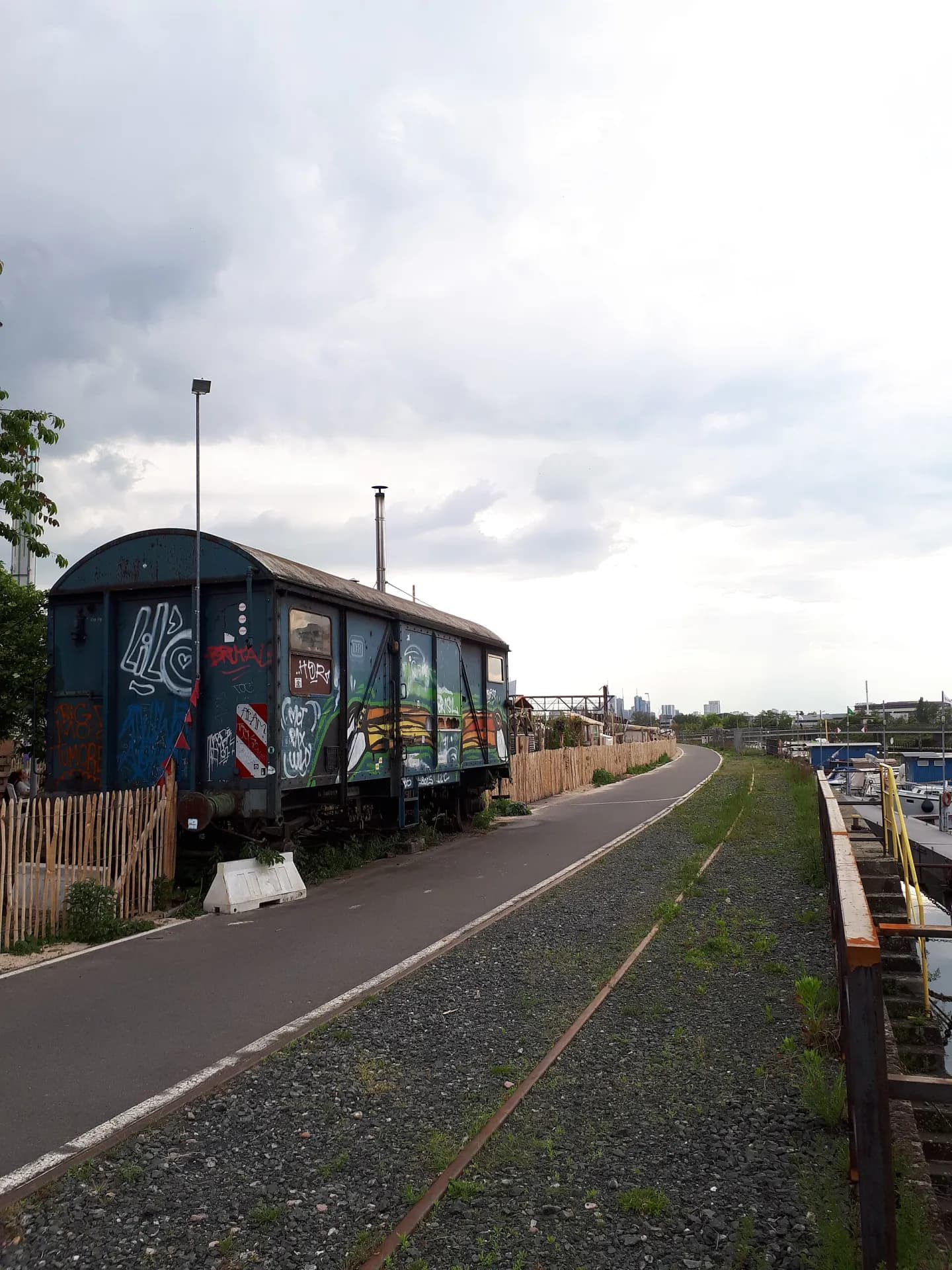 Alter Güterwagen am Hafengleis in Offenbach-Hafen