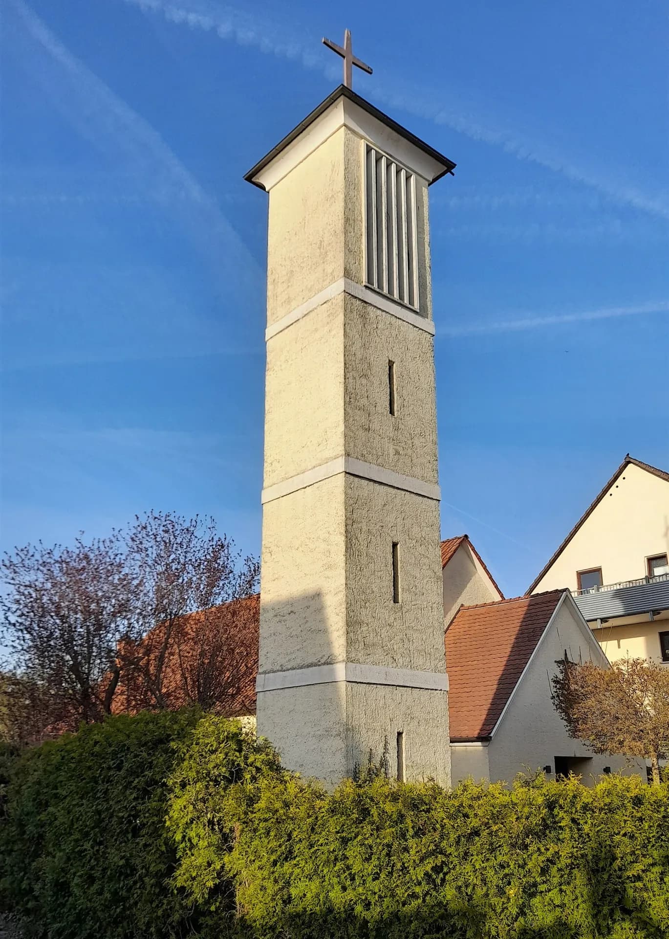 Campanile der Gustav-Adolf-Kirche in Rodgau-Weiskirchen