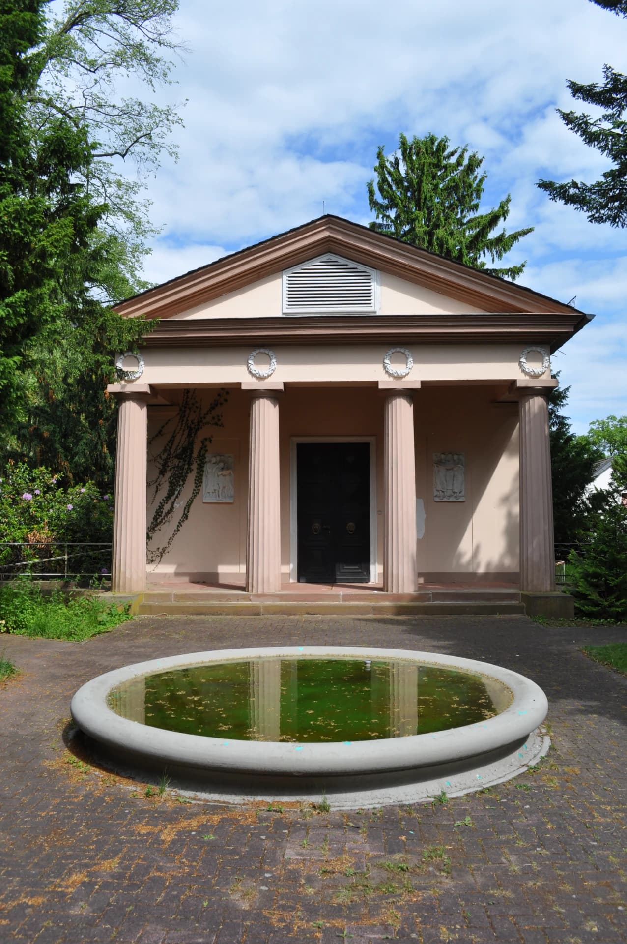 Tempel im Gustavsgarten in Bad Homburg