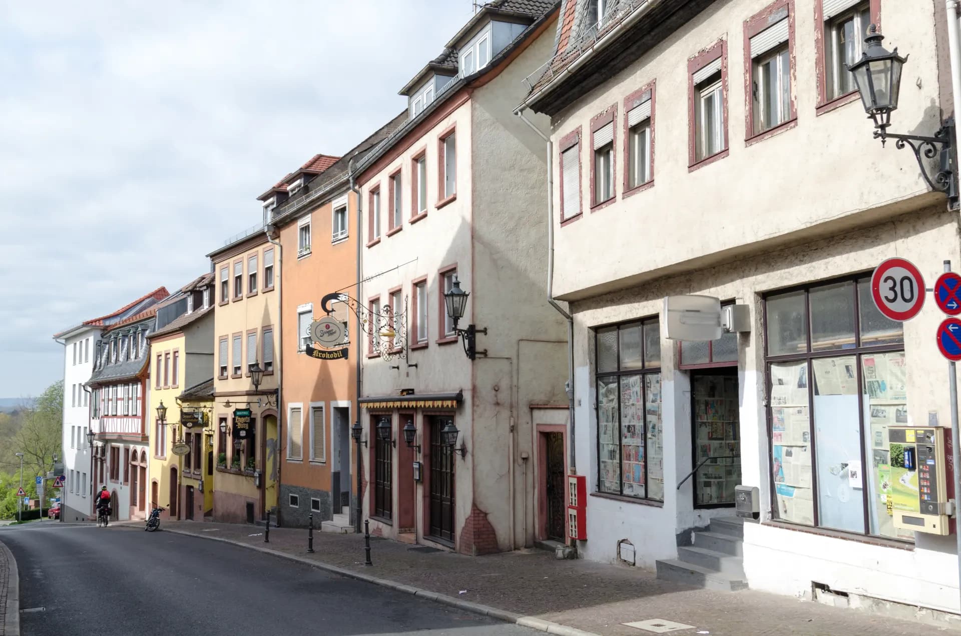 Häuserzeile in der Dalbergstraße in Aschaffenburg