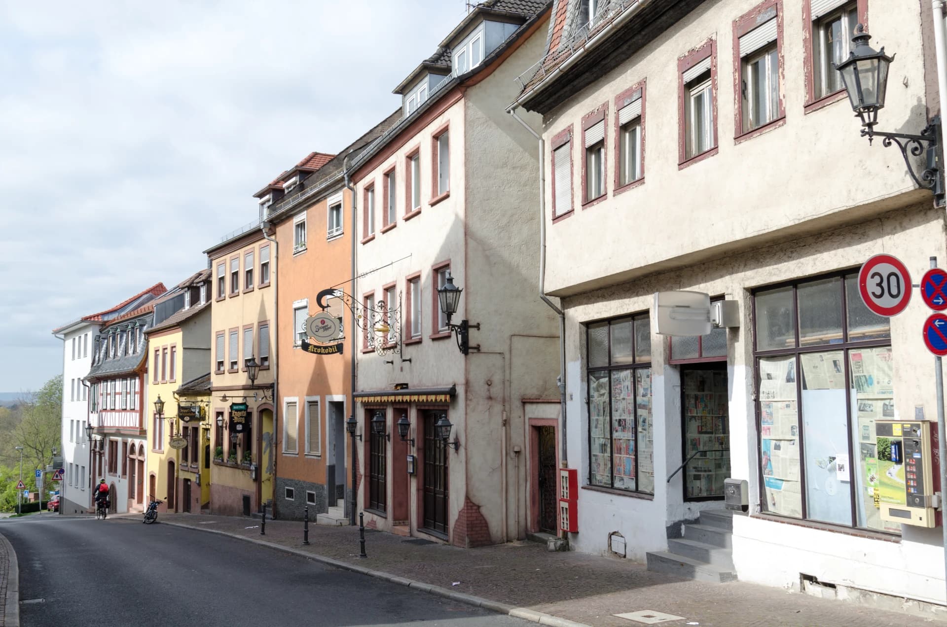 Häuserzeile in der Dalbergstraße in Aschaffenburg