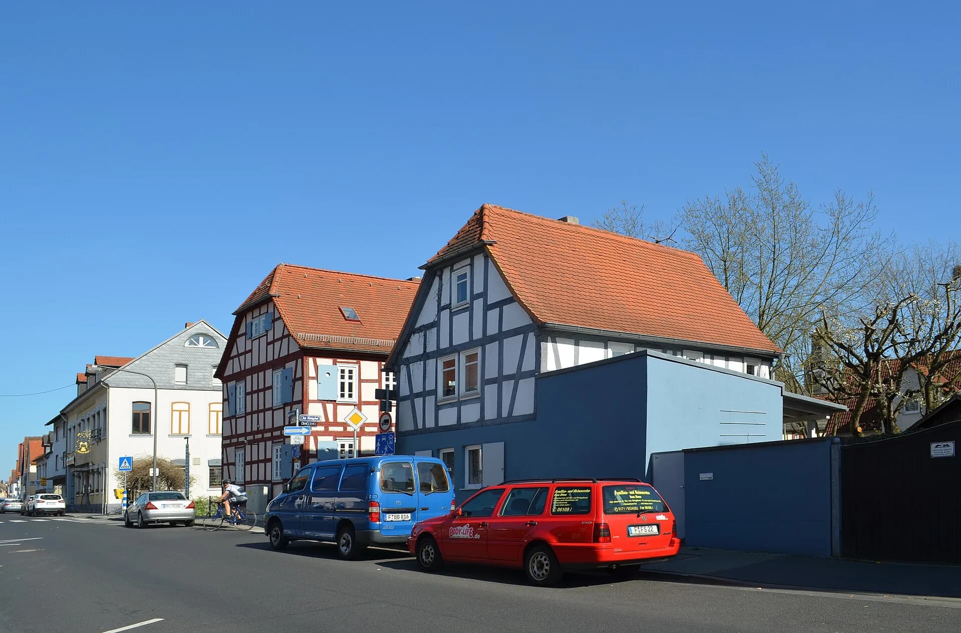 Häuserzeile Marktstraße 54 und 56 in Frankfurt-Bergen-Enkheim
