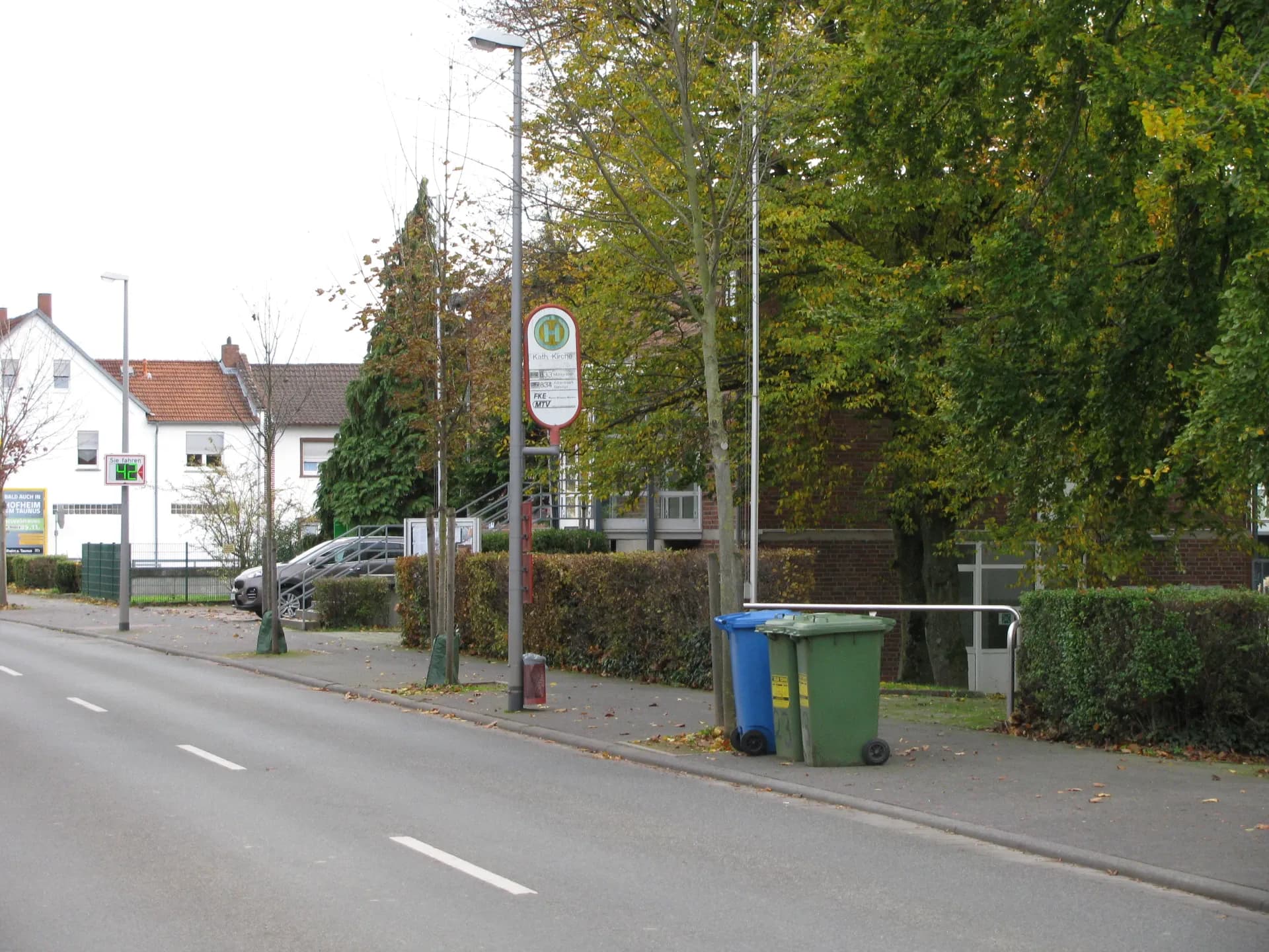 Haltestellenschild in Okriftel