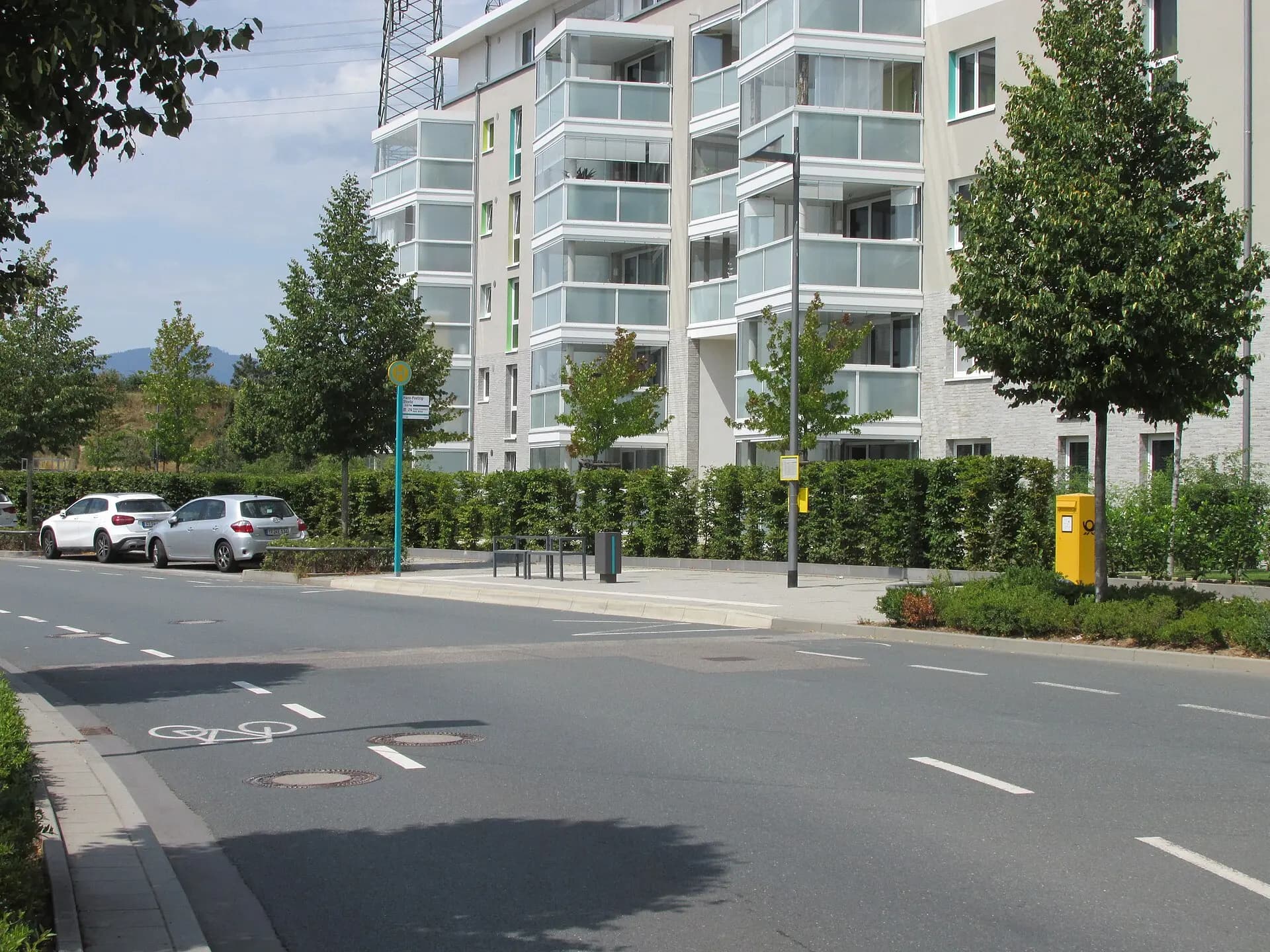 Wohnbebauung an der Hans-Poelzig-Straße in Frankfurt Kalbach-Riedberg