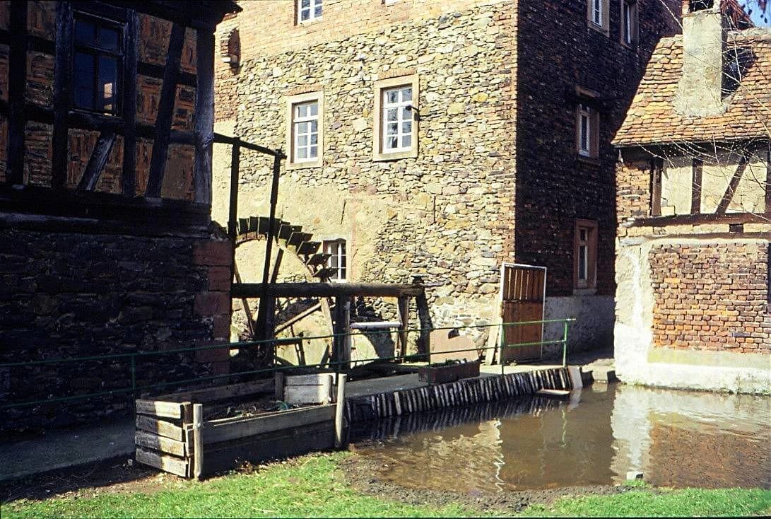 Historisches Wasserrad der Hasenmühle in Alzenau