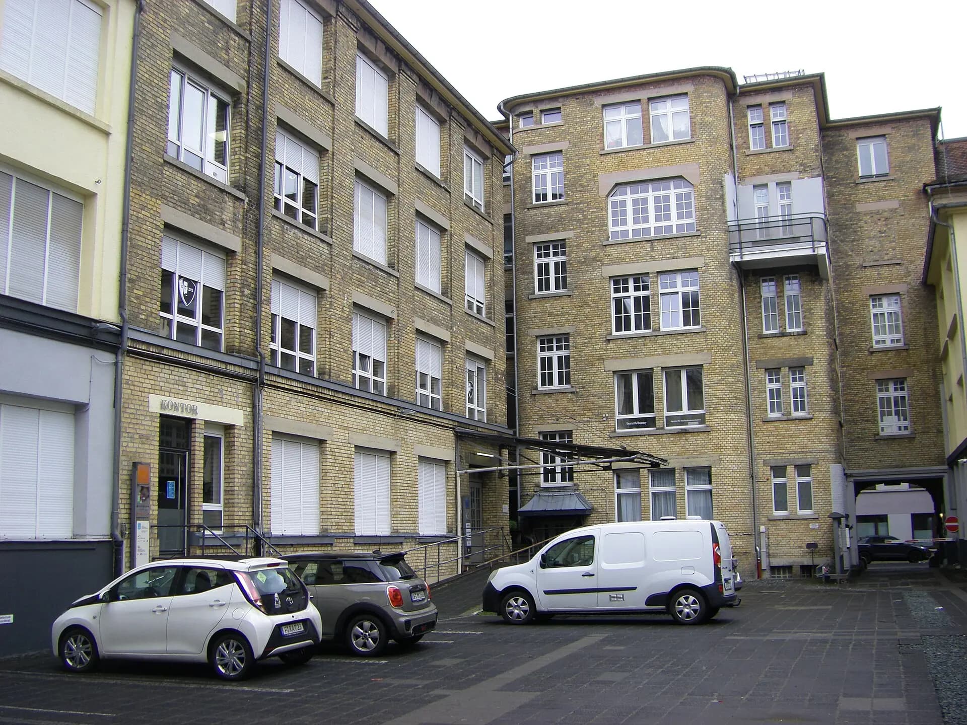 Innenhof der ehemaligen Hassiafabrik im Senefelderquartier in Offenbach