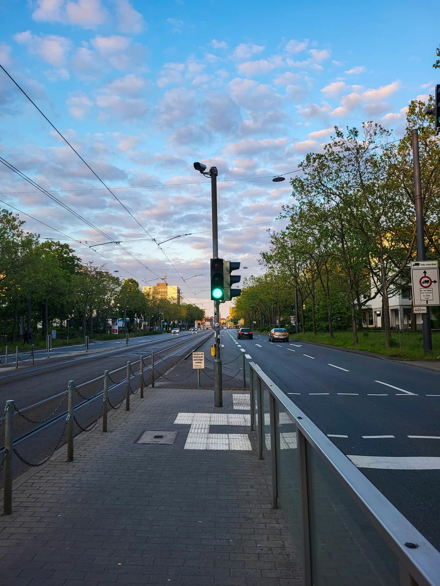 Hauptallee mit Abendhimmel in Darmstadt
