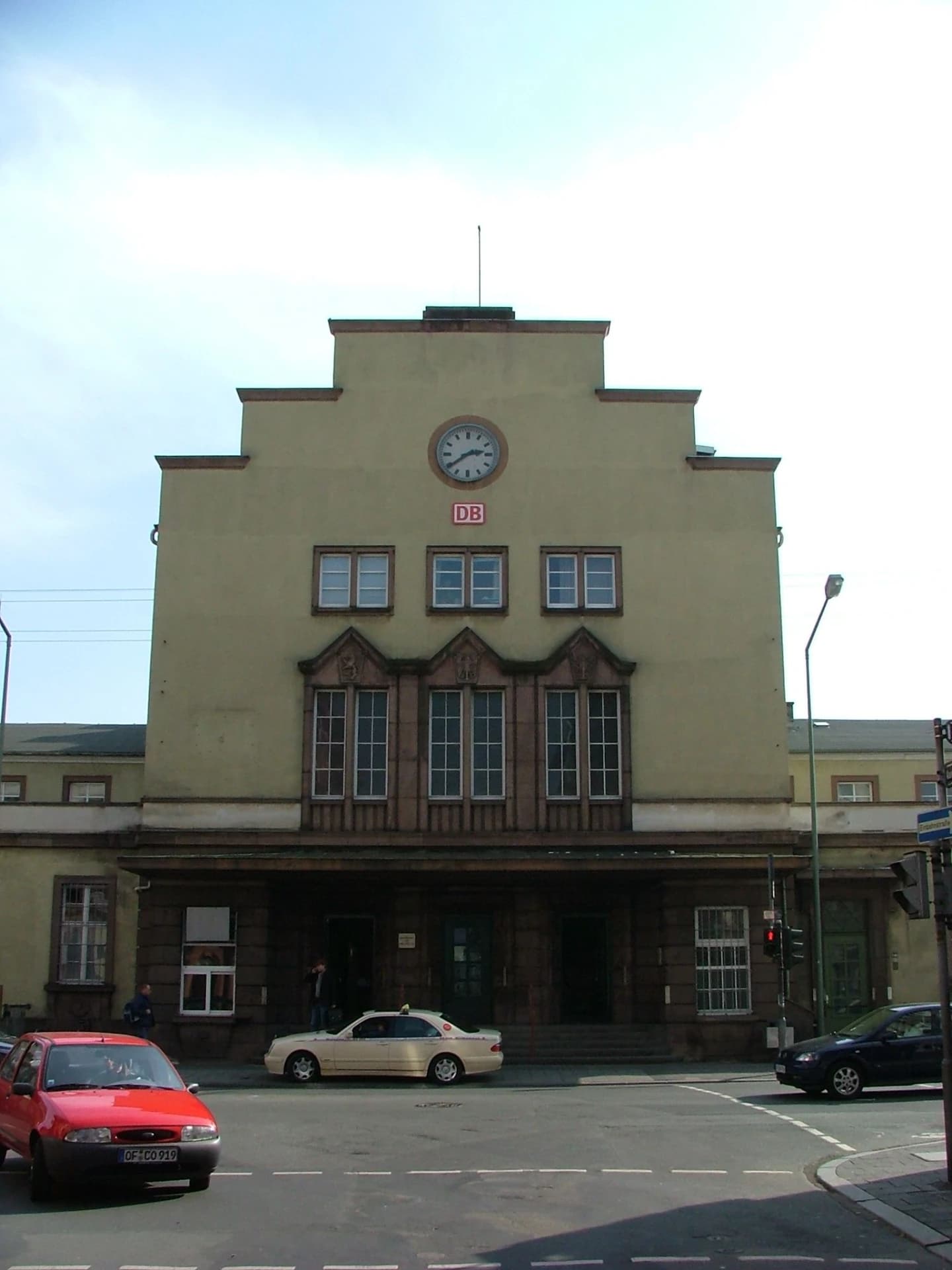 Empfangsgebäude des Offenbacher Hauptbahnhofs