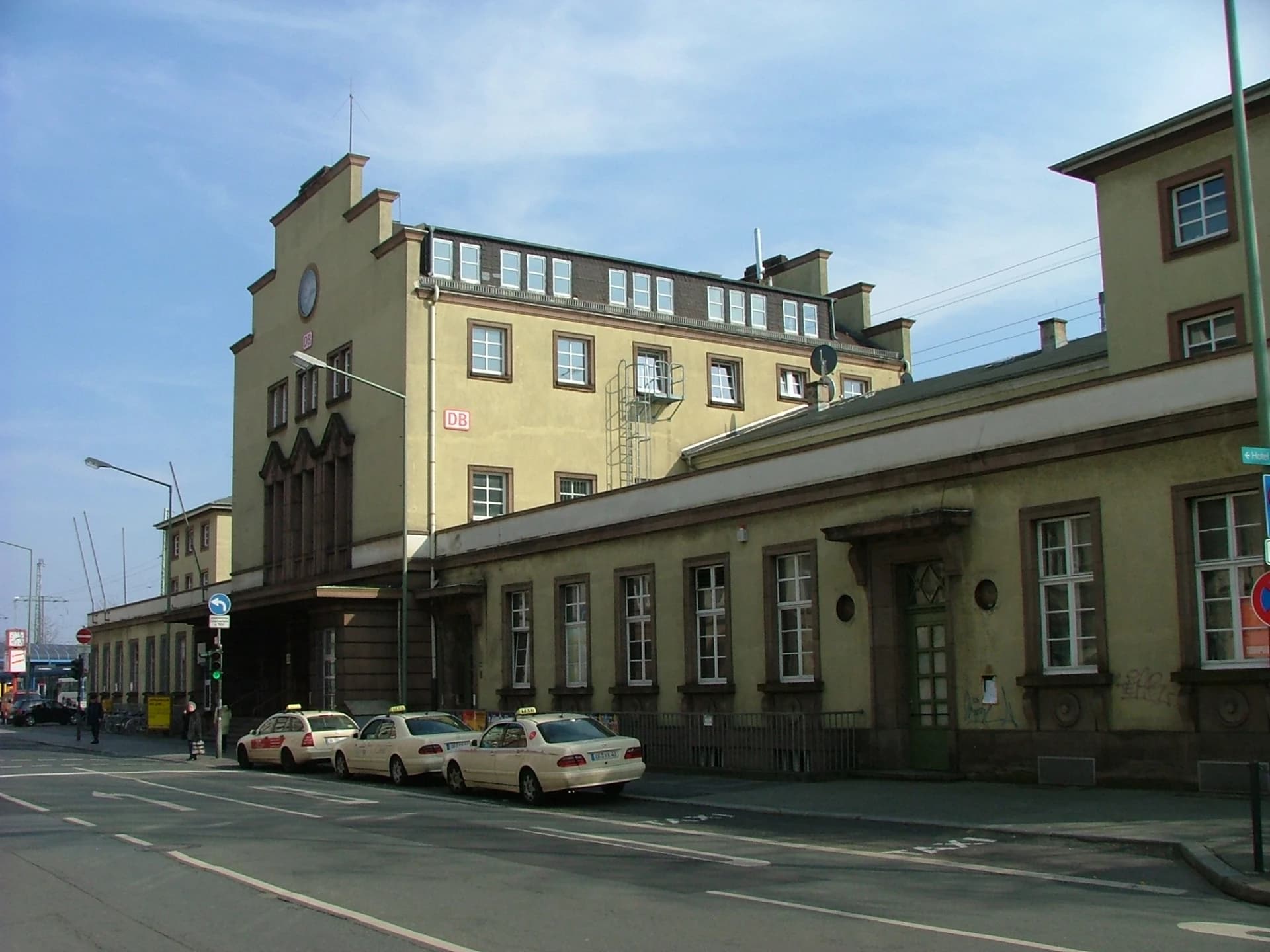 Hauptbahnhof Offenbach von der Seite