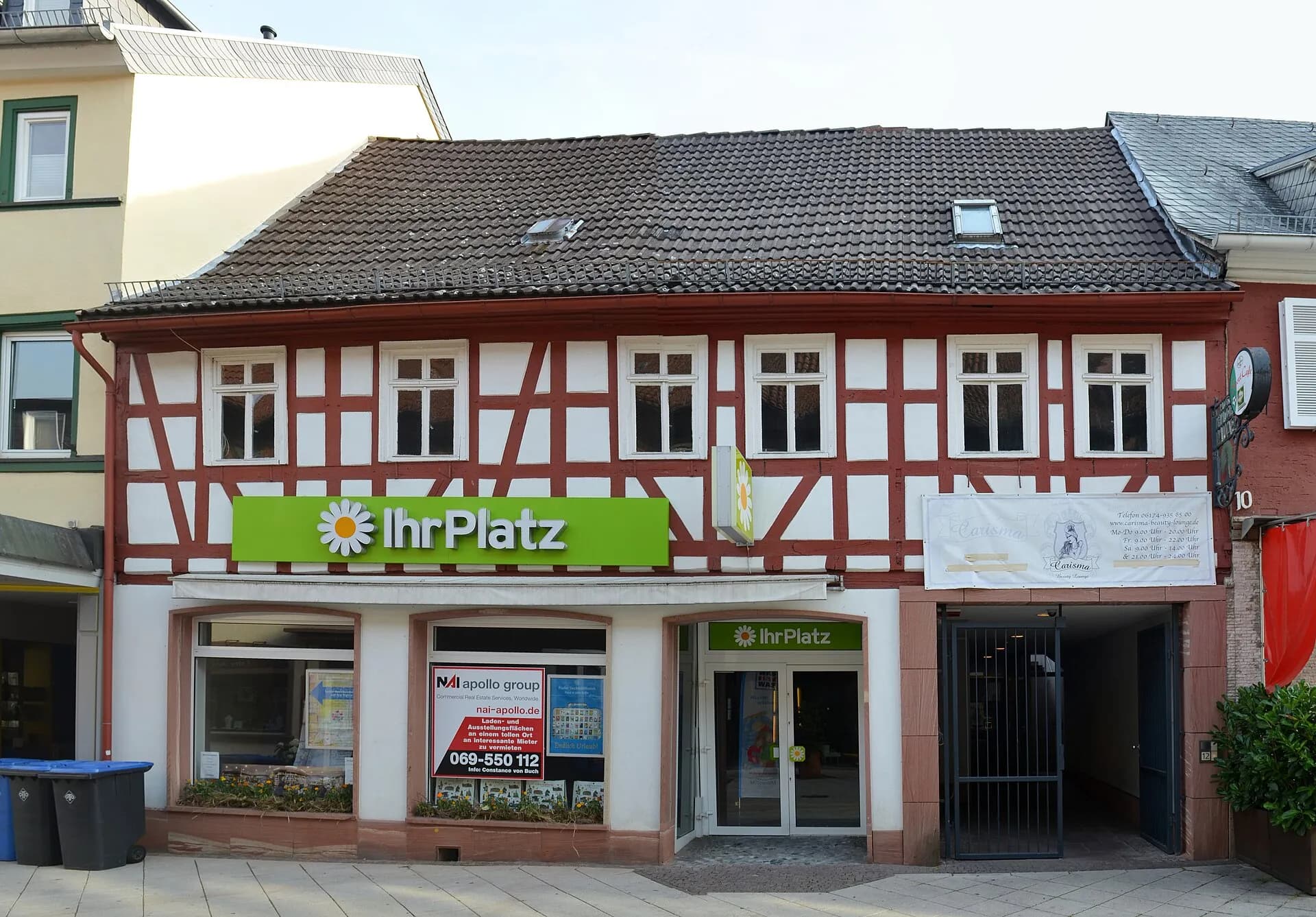Fachwerk-Geschäftshaus an der Hauptstraße 12 in Königstein im Taunus