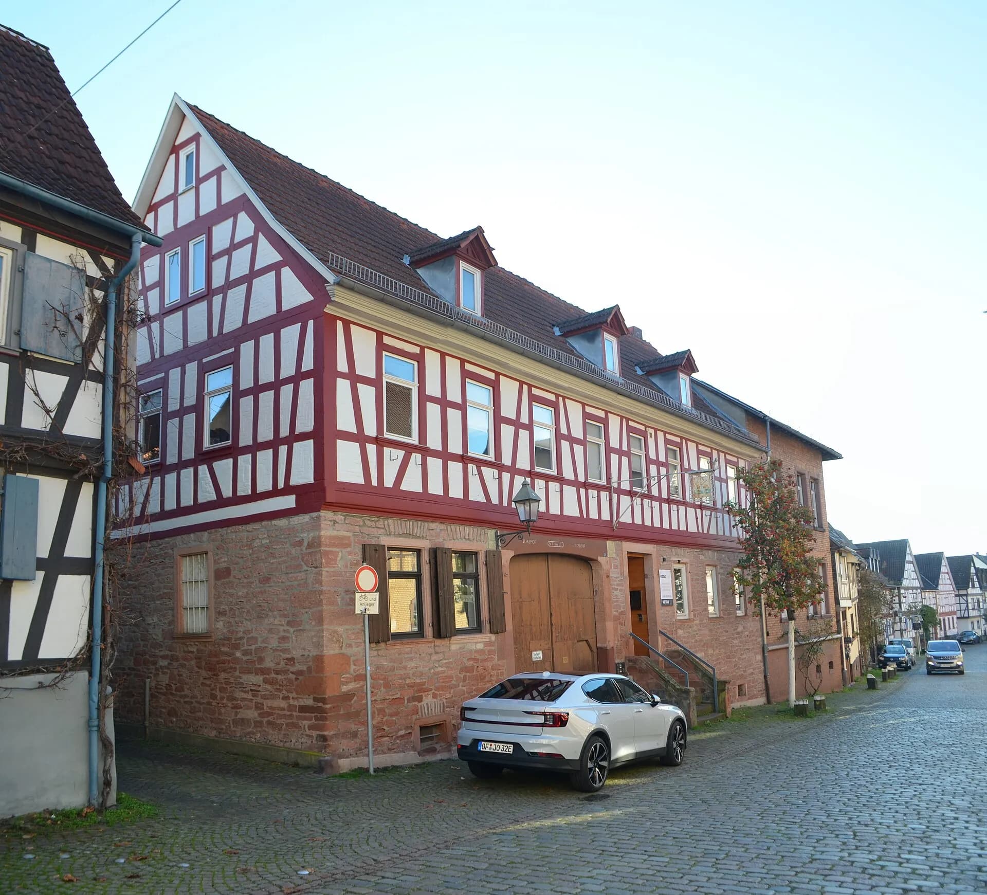 Giebelseite des Hauses Hauptstraße 21 in Maintal-Hochstadt