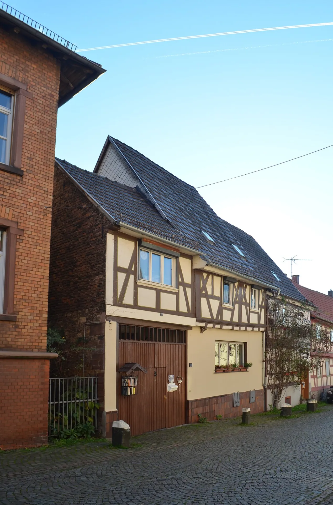 Hofseite des Hauses Hauptstraße 23 in Maintal-Hochstadt