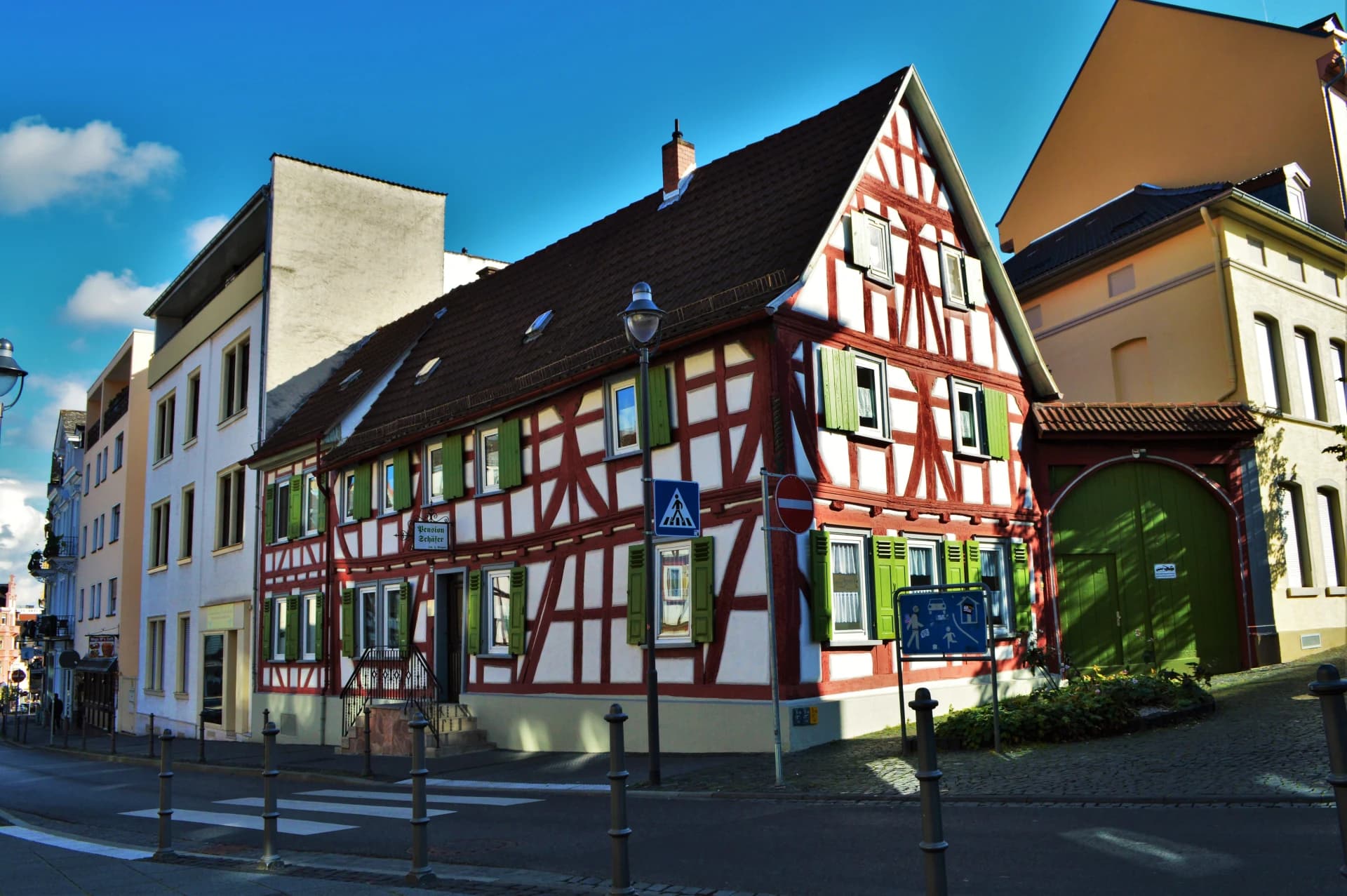 Eckansicht des Fachwerkhauses in der Hauptstraße 36 in Bad Nauheim