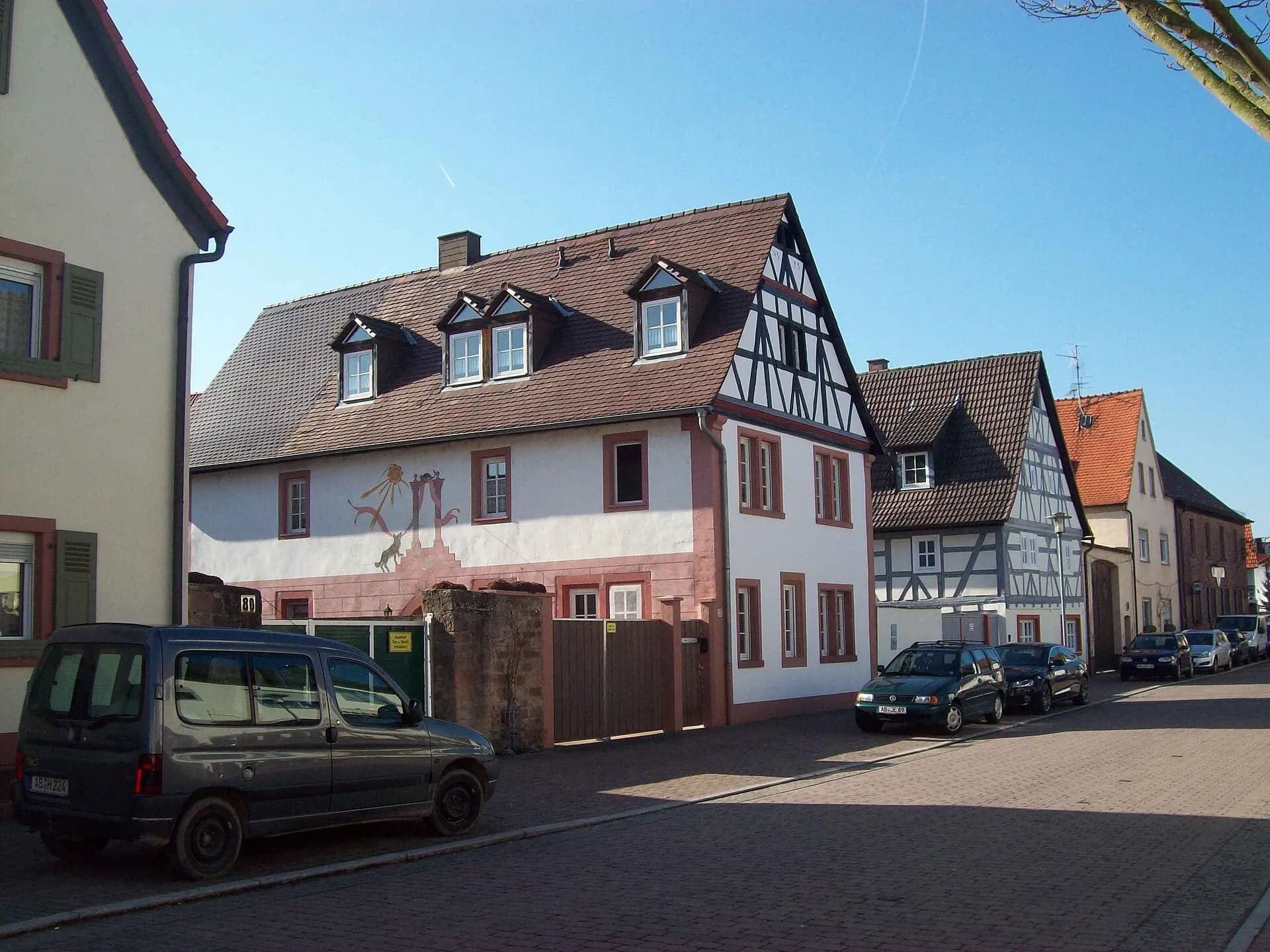 Fachwerkzeile an der Hauptstraße in Aschaffenburg-Obernau