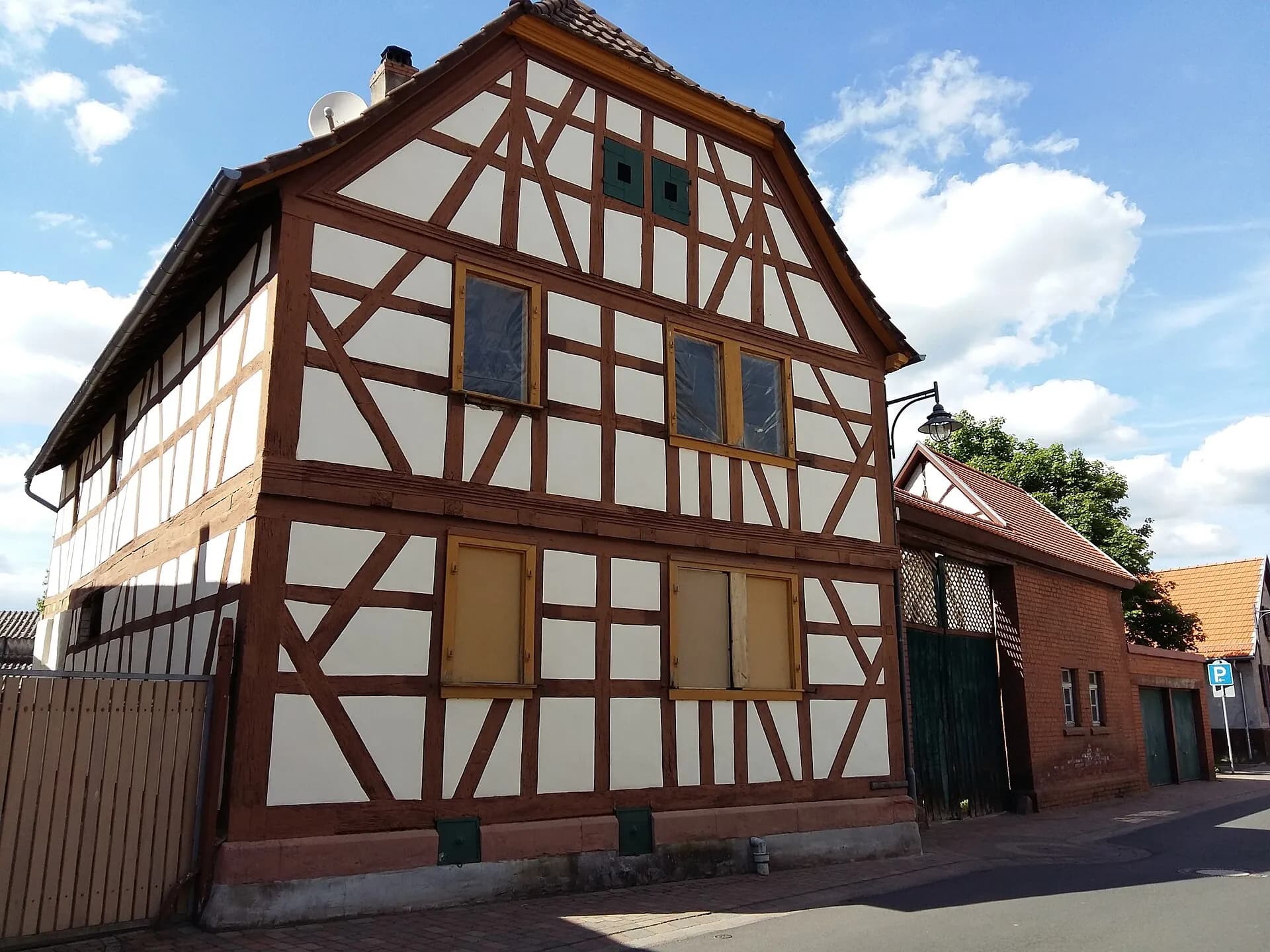Giebelständiges Fachwerkhaus in der Hauptstraße in Münster-Altheim