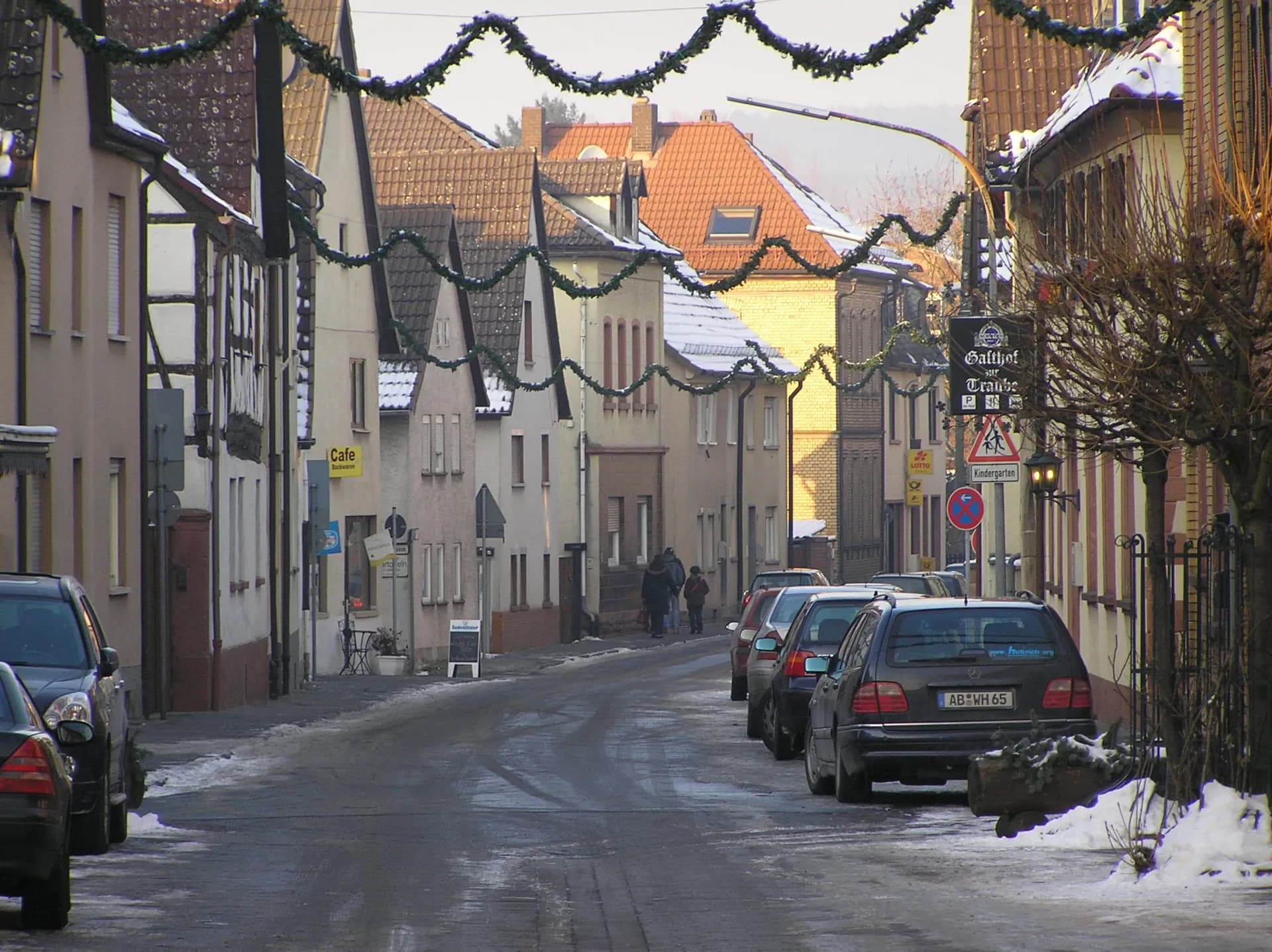 Hauptstraße im Winter in Kleinwallstadt