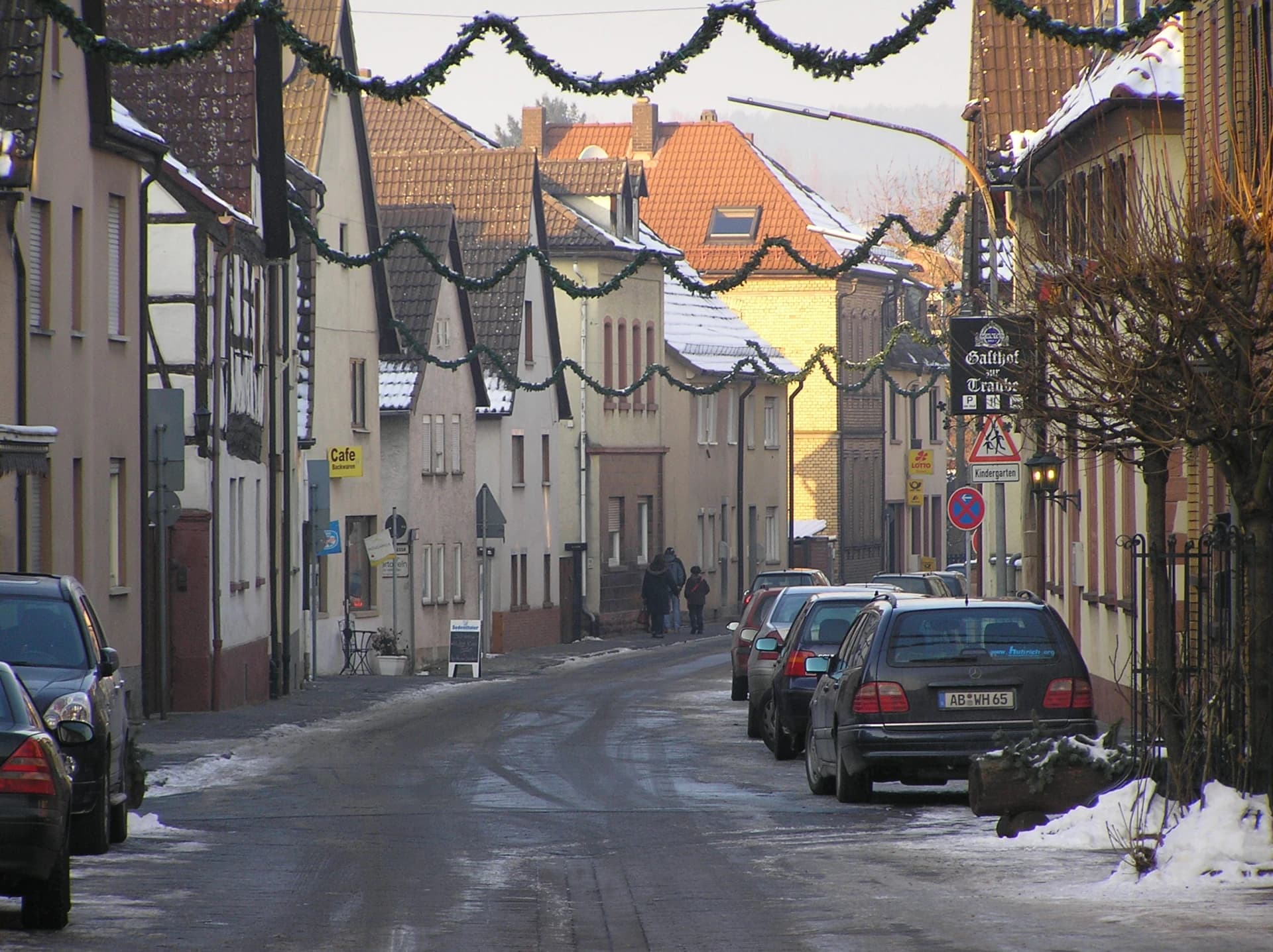 Hauptstraße im Winter in Kleinwallstadt