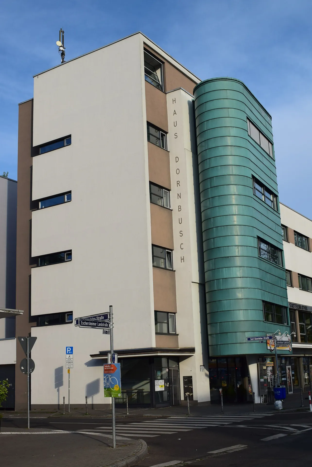 Haus Dornbusch an der Eschersheimer Landstraße in Frankfurt Dornbusch
