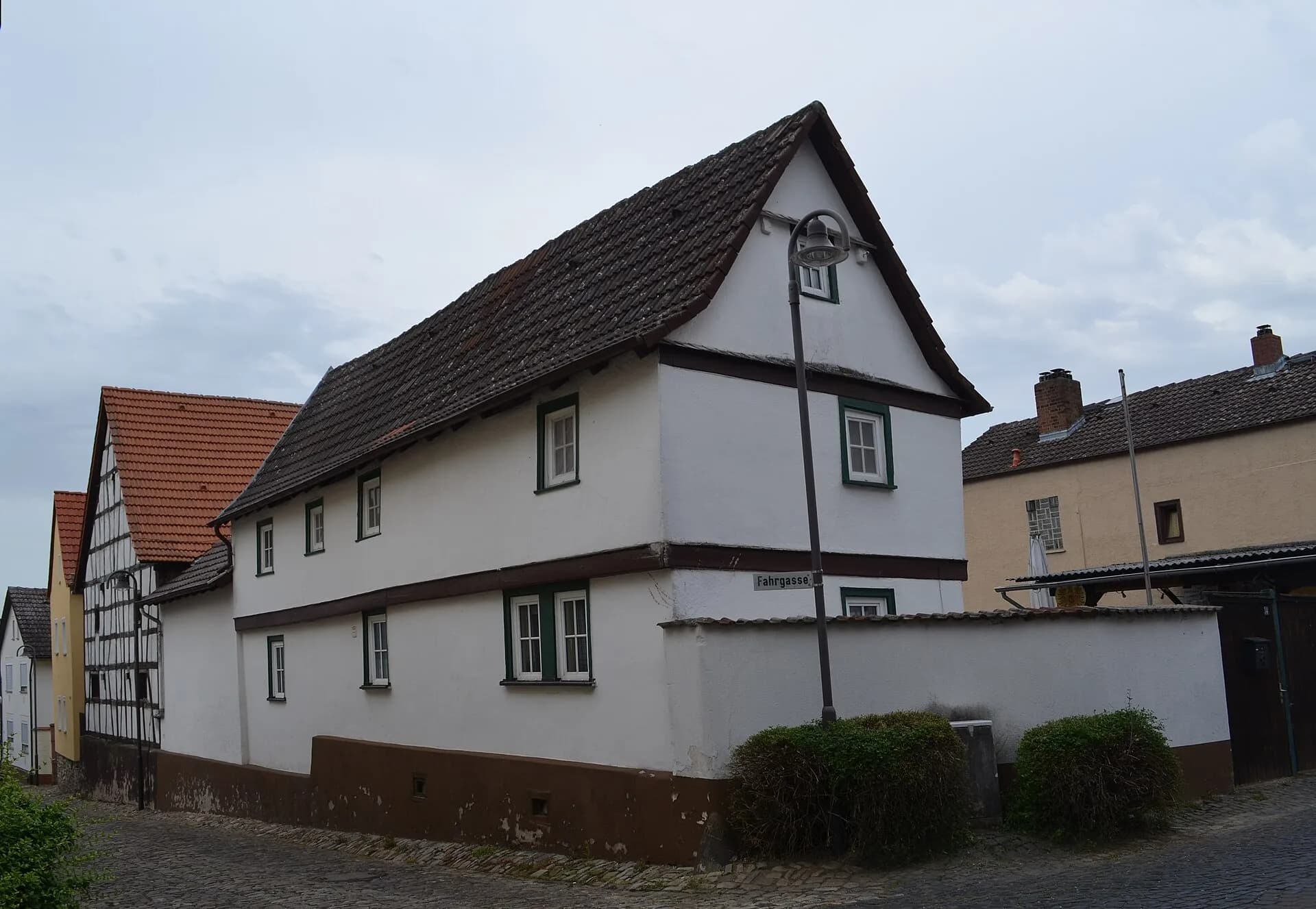 Wohnhaus Gartenstraße 14 von der Straßenecke in Oberursel-Stierstadt